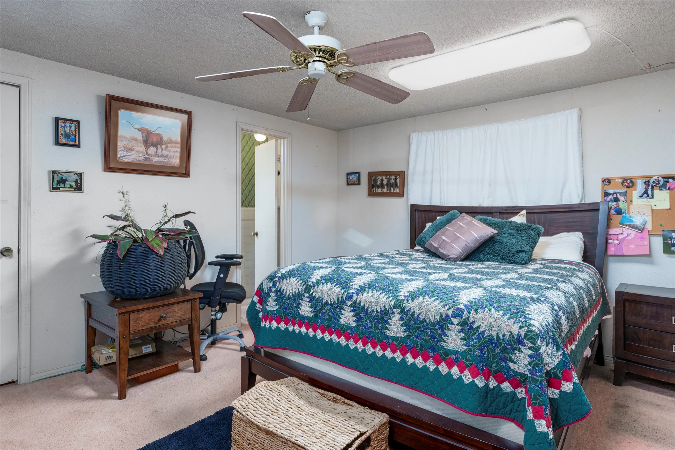 Single Family Residence For Sale in Tarrant County , 1803 Arrowhead Drive, Pantego, Texas 76013, 4 Bedroom, 3 Bathroom, 2 Garage spaces, 3,008 Sqft, built in 1968, mls#21397095, Real Estate Agent in Pantego, Homes For Sale in Tarrant county, Homes For Sale in Pantego, Realtor in Pantego Texas, Real Estate Brokerage Independent Realty Texas, Luminita Cordes Realtor