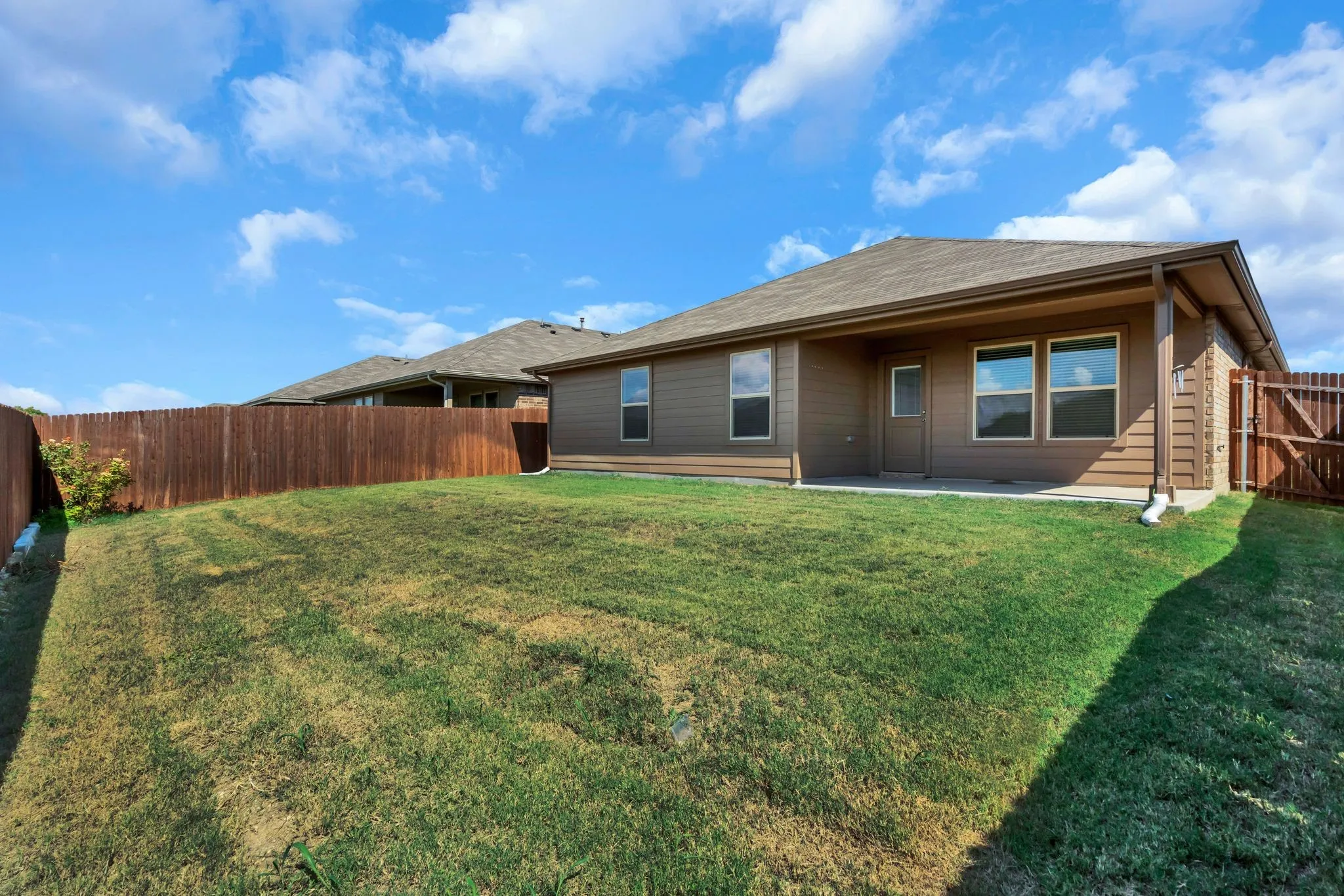 Single Family Residence For Rent in Denton County , 16617 Porterfield Lane, Justin, Texas 76247, 3 Bedroom, 2 Bathroom, 2 Garage spaces, 1,554 Sqft, built in 2022, mls#21410043, Real Estate Agent in Justin, Homes For Rent in Denton county, Homes For Rent in Justin, Realtor in Justin Texas, Real Estate Brokerage Independent Realty Texas, Luminita Cordes Realtor