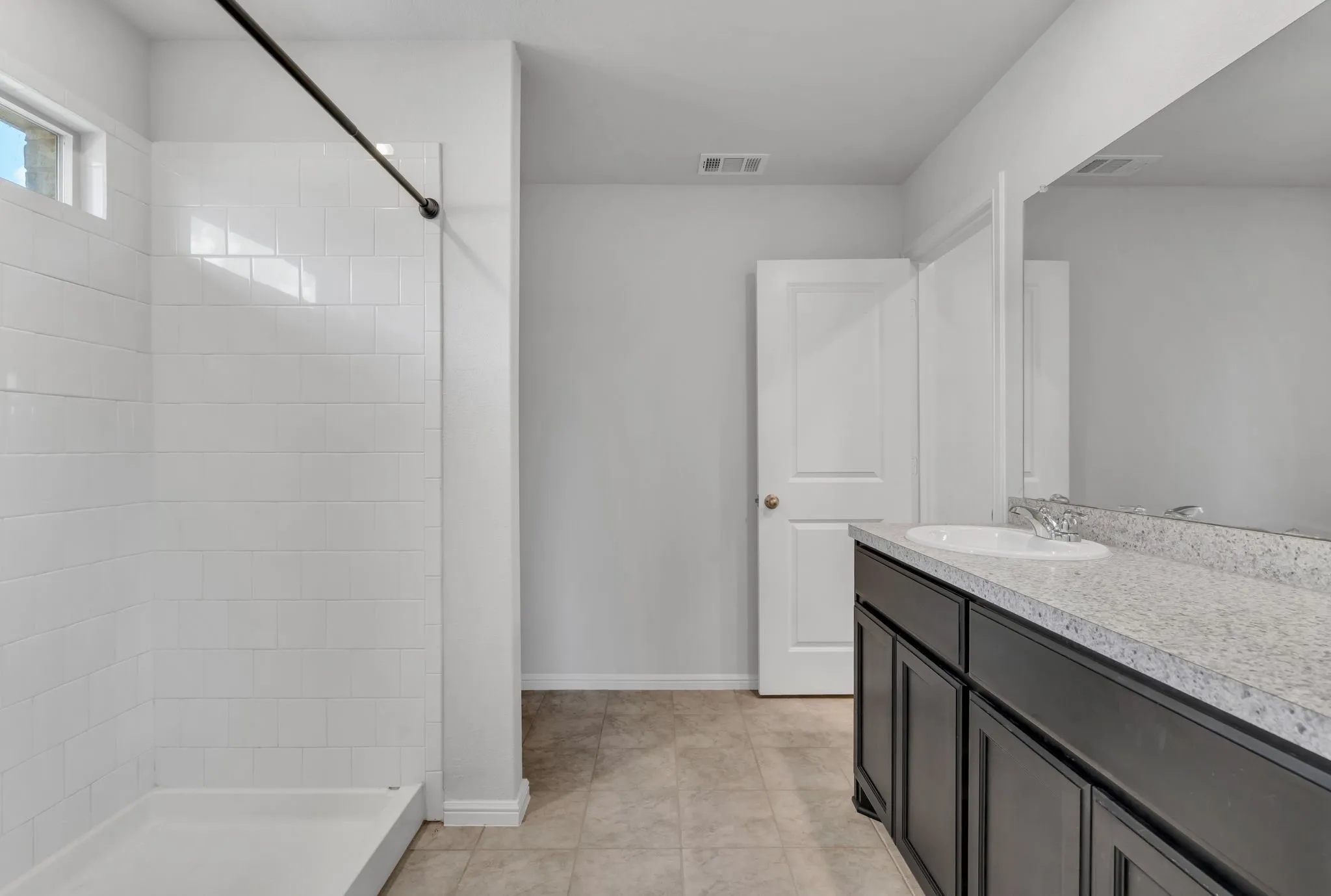 Single Family Residence For Rent in Denton County , 16617 Porterfield Lane, Justin, Texas 76247, 3 Bedroom, 2 Bathroom, 2 Garage spaces, 1,554 Sqft, built in 2022, mls#21410043, Real Estate Agent in Justin, Homes For Rent in Denton county, Homes For Rent in Justin, Realtor in Justin Texas, Real Estate Brokerage Independent Realty Texas, Luminita Cordes Realtor