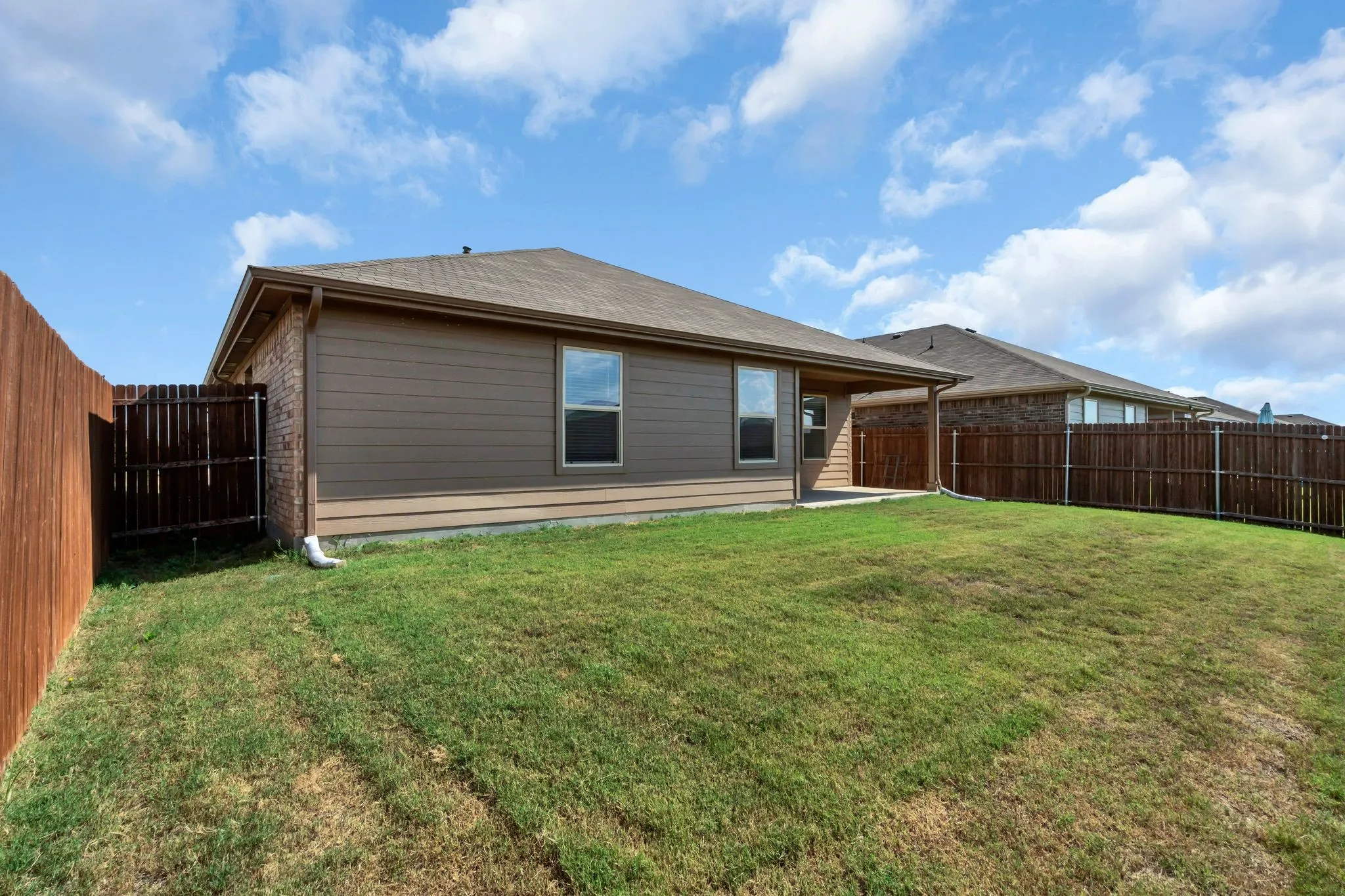 Single Family Residence For Rent in Denton County , 16617 Porterfield Lane, Justin, Texas 76247, 3 Bedroom, 2 Bathroom, 2 Garage spaces, 1,554 Sqft, built in 2022, mls#21410043, Real Estate Agent in Justin, Homes For Rent in Denton county, Homes For Rent in Justin, Realtor in Justin Texas, Real Estate Brokerage Independent Realty Texas, Luminita Cordes Realtor