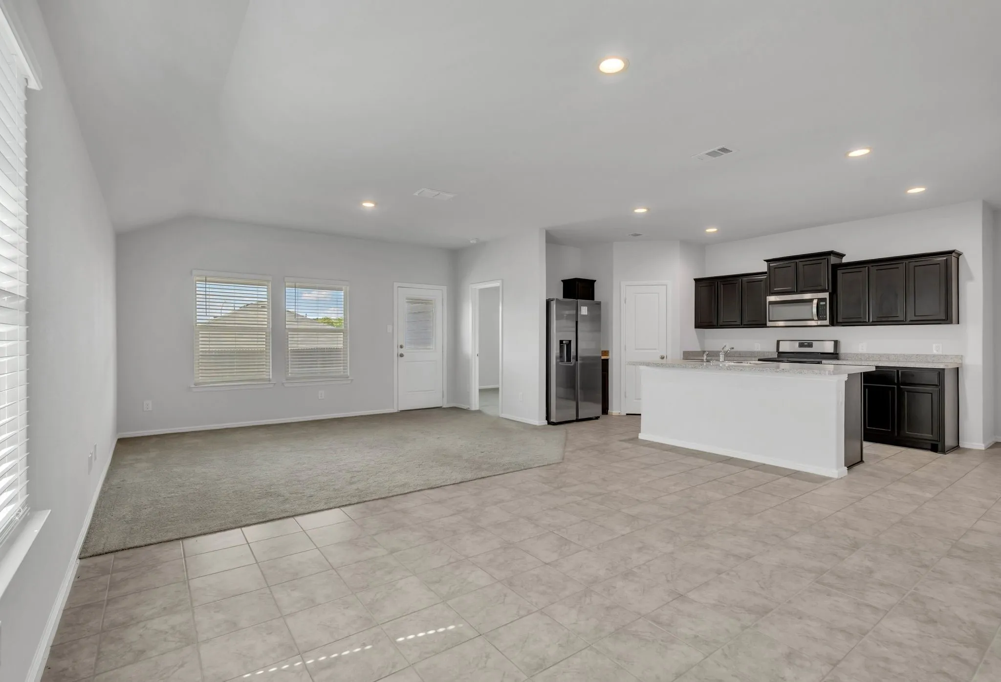 Single Family Residence For Rent in Denton County , 16617 Porterfield Lane, Justin, Texas 76247, 3 Bedroom, 2 Bathroom, 2 Garage spaces, 1,554 Sqft, built in 2022, mls#21410043, Real Estate Agent in Justin, Homes For Rent in Denton county, Homes For Rent in Justin, Realtor in Justin Texas, Real Estate Brokerage Independent Realty Texas, Luminita Cordes Realtor