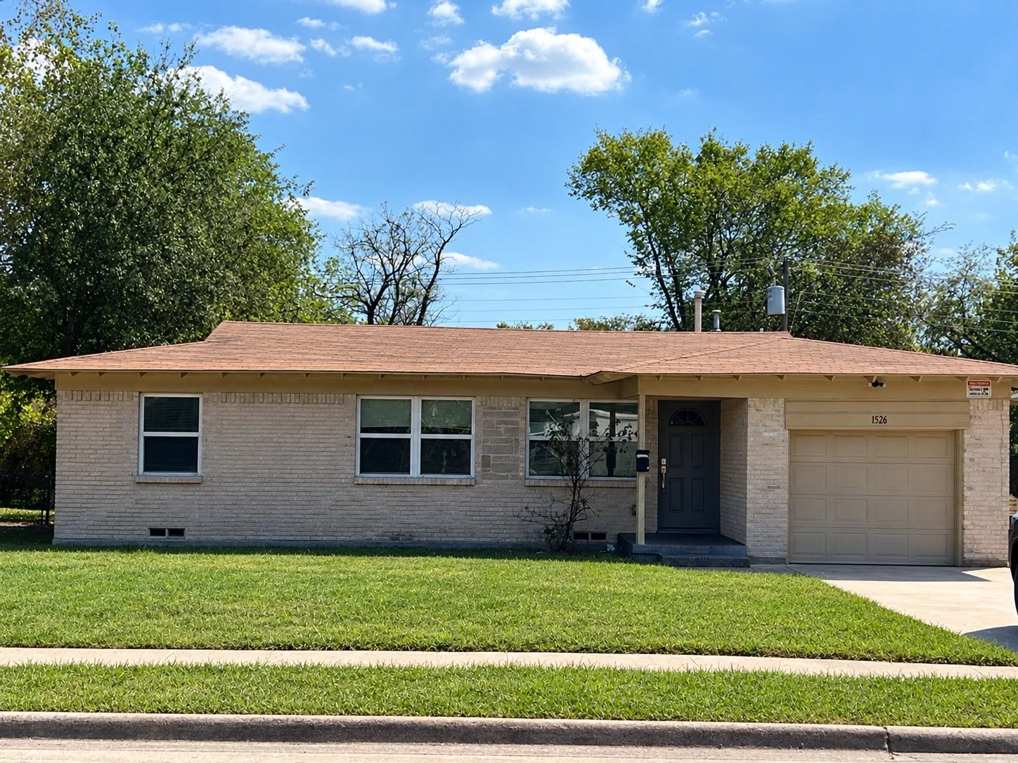 Single Family Residence For Rent