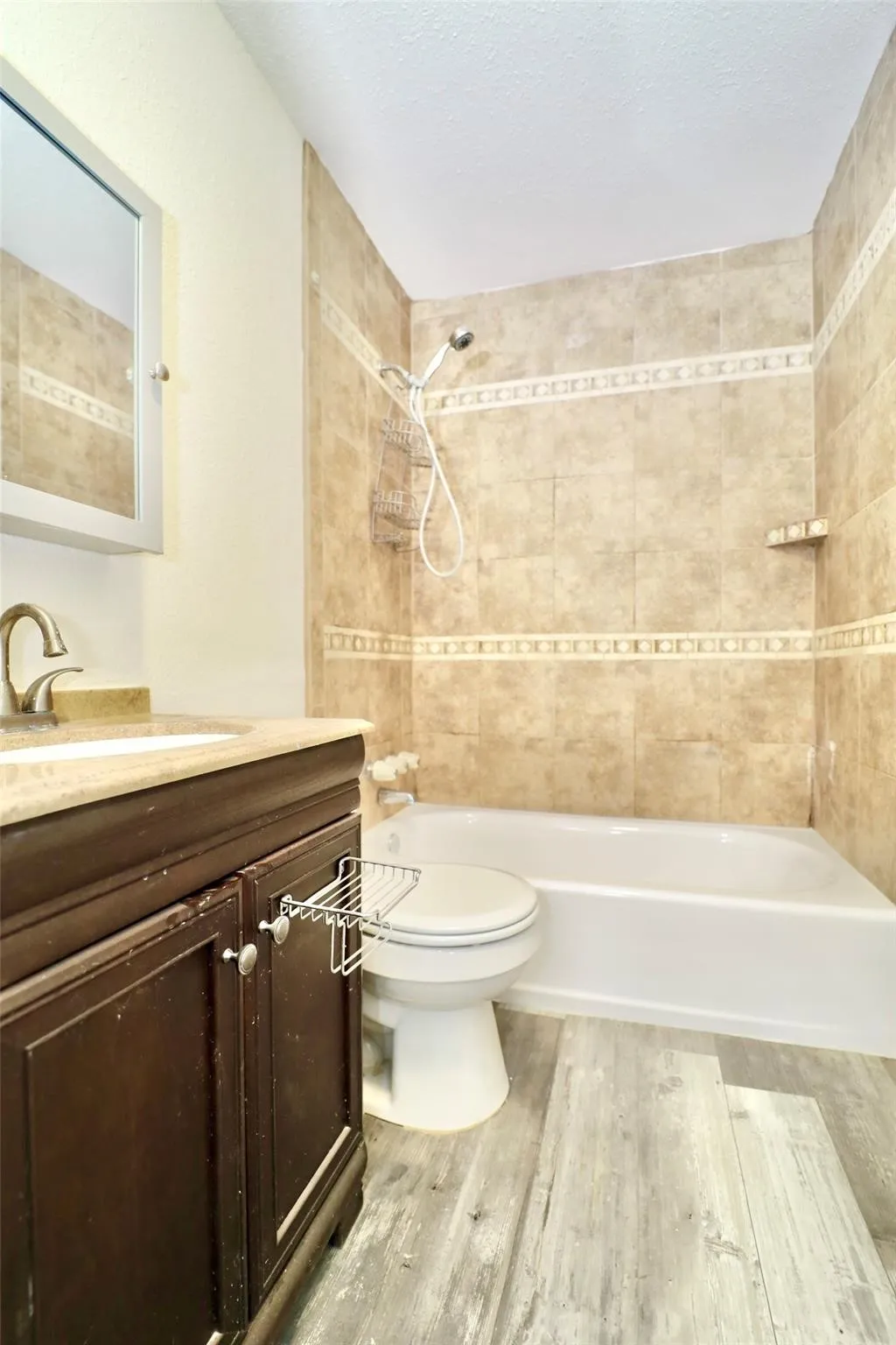 Single Family Residence For Rent in Dallas County , 1526 Hillcrest Street, Mesquite, Texas 75149, 3 Bedroom, 1 Bathroom, 1 Garage spaces, 946 Sqft, built in 1955, mls#21410050, Real Estate Agent in Mesquite, Homes For Rent in Dallas county, Homes For Rent in Mesquite, Realtor in Mesquite Texas, Real Estate Brokerage Independent Realty Texas, Luminita Cordes Realtor