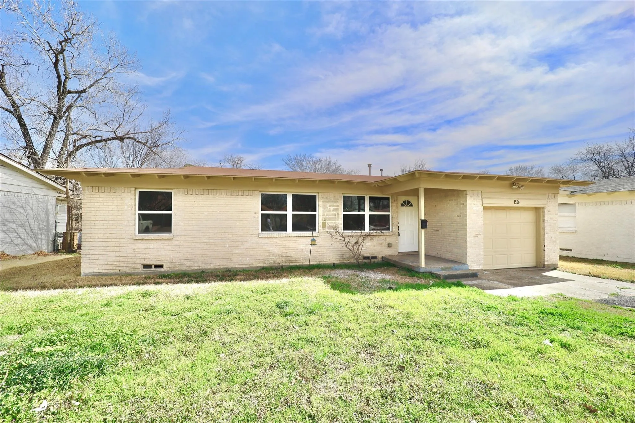 Single Family Residence For Rent in Dallas County , 1526 Hillcrest Street, Mesquite, Texas 75149, 3 Bedroom, 1 Bathroom, 1 Garage spaces, 946 Sqft, built in 1955, mls#21410050, Real Estate Agent in Mesquite, Homes For Rent in Dallas county, Homes For Rent in Mesquite, Realtor in Mesquite Texas, Real Estate Brokerage Independent Realty Texas, Luminita Cordes Realtor