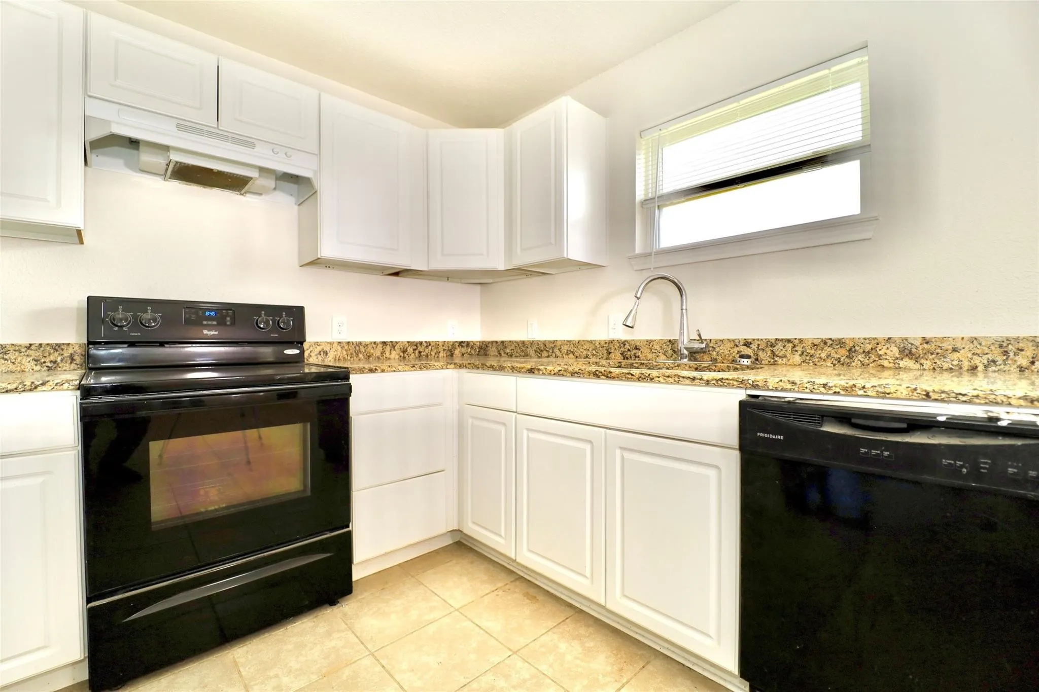 Single Family Residence For Rent in Dallas County , 1526 Hillcrest Street, Mesquite, Texas 75149, 3 Bedroom, 1 Bathroom, 1 Garage spaces, 946 Sqft, built in 1955, mls#21410050, Real Estate Agent in Mesquite, Homes For Rent in Dallas county, Homes For Rent in Mesquite, Realtor in Mesquite Texas, Real Estate Brokerage Independent Realty Texas, Luminita Cordes Realtor