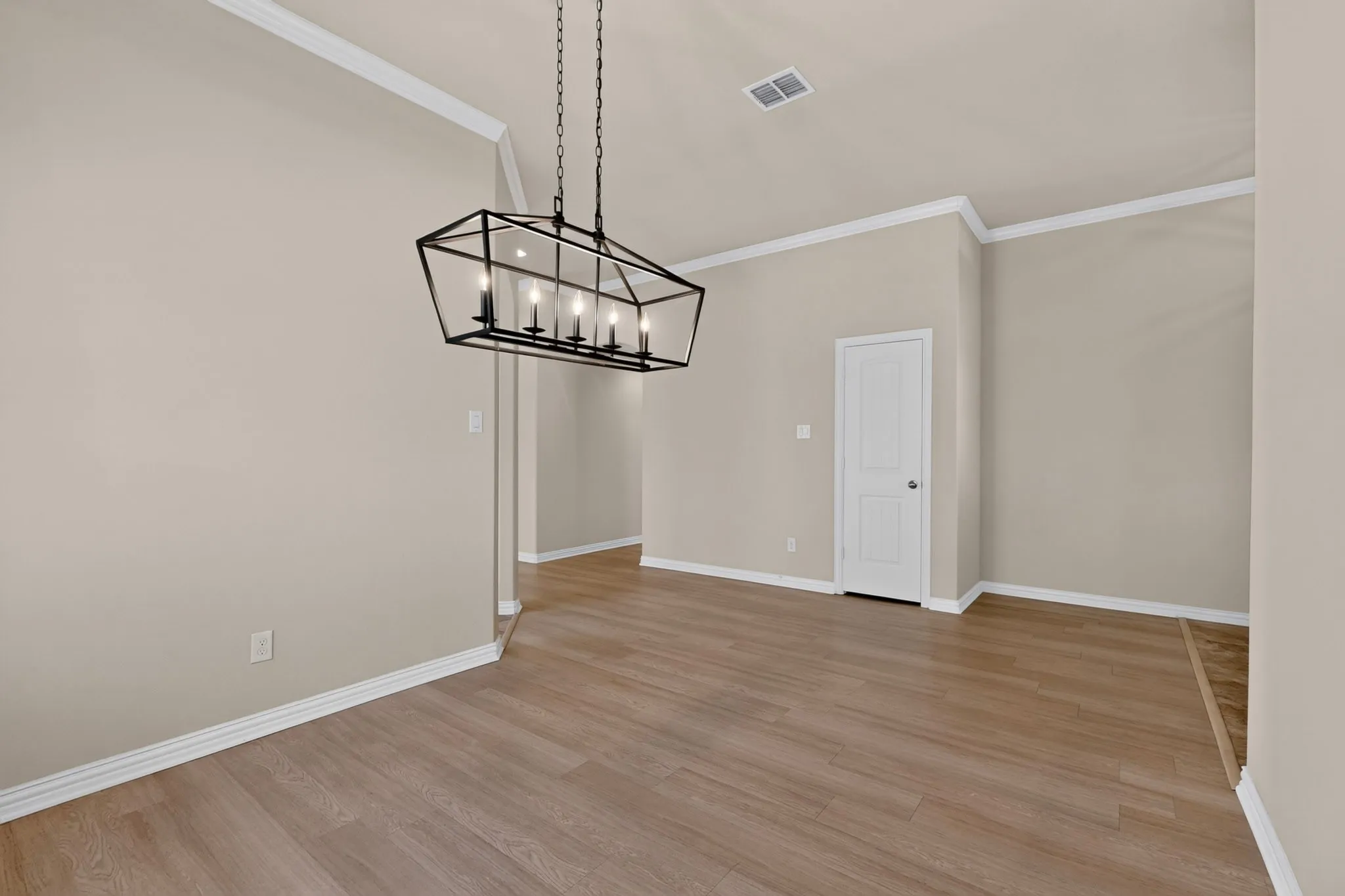 Single Family Residence For Rent in Johnson County , 1305 Hearthstone Drive, Burleson, Texas 76028, 4 Bedroom, 2 Bathroom, 2 Garage spaces, 2,080 Sqft, built in 2012, mls#21409212, Real Estate Agent in Burleson, Homes For Rent in Johnson county, Homes For Rent in Burleson, Realtor in Burleson Texas, Real Estate Brokerage Independent Realty Texas, Luminita Cordes Realtor