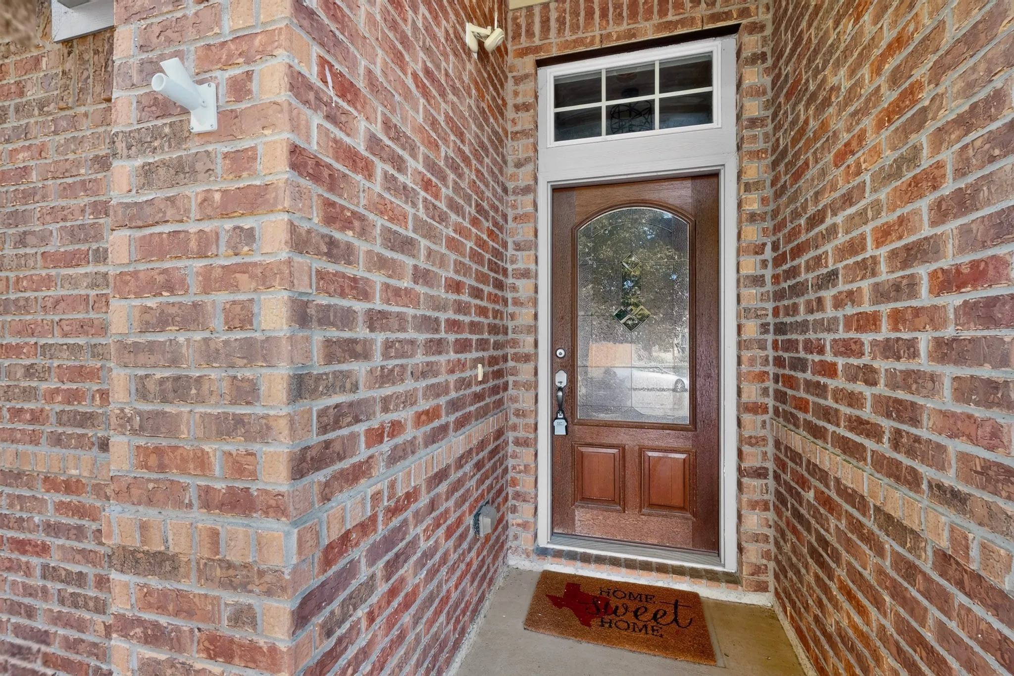 Single Family Residence For Rent in Johnson County , 1305 Hearthstone Drive, Burleson, Texas 76028, 4 Bedroom, 2 Bathroom, 2 Garage spaces, 2,080 Sqft, built in 2012, mls#21409212, Real Estate Agent in Burleson, Homes For Rent in Johnson county, Homes For Rent in Burleson, Realtor in Burleson Texas, Real Estate Brokerage Independent Realty Texas, Luminita Cordes Realtor