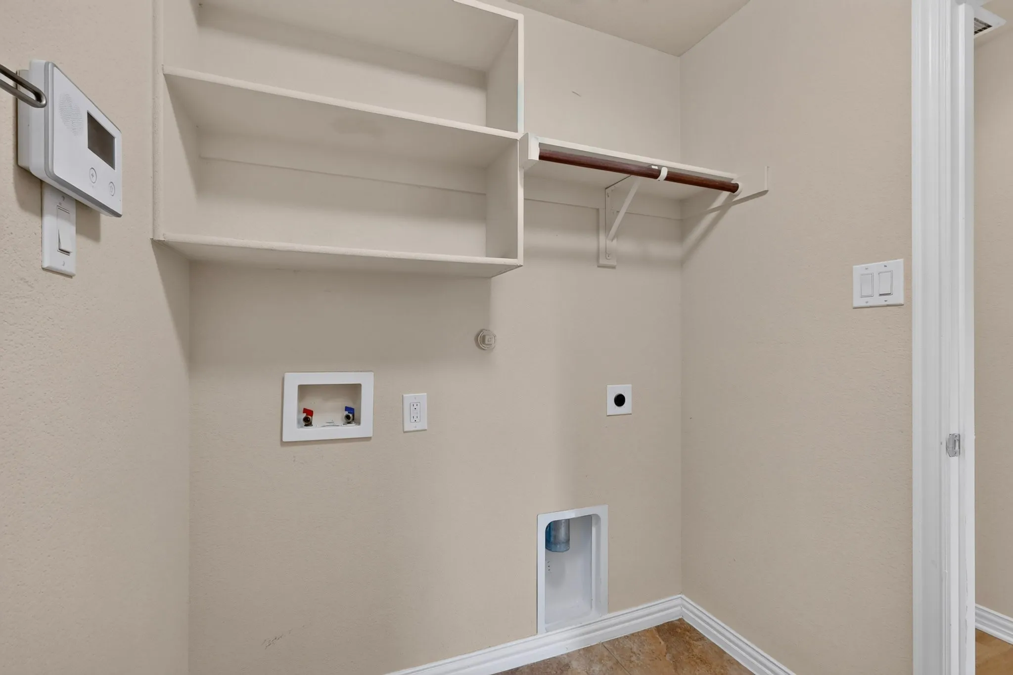 Single Family Residence For Rent in Johnson County , 1305 Hearthstone Drive, Burleson, Texas 76028, 4 Bedroom, 2 Bathroom, 2 Garage spaces, 2,080 Sqft, built in 2012, mls#21409212, Real Estate Agent in Burleson, Homes For Rent in Johnson county, Homes For Rent in Burleson, Realtor in Burleson Texas, Real Estate Brokerage Independent Realty Texas, Luminita Cordes Realtor