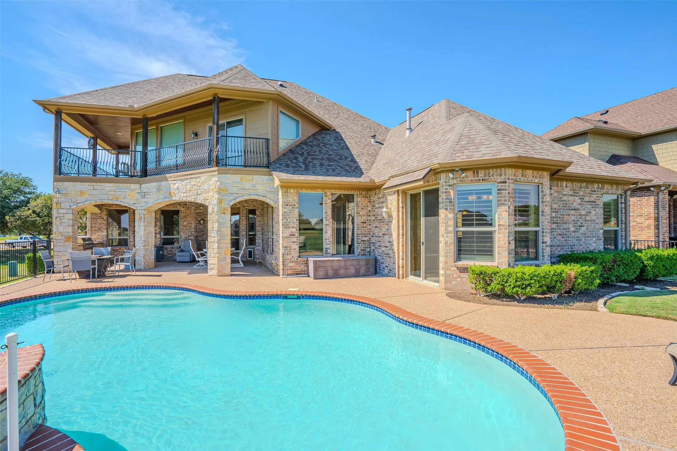 Single Family Residence For Sale in Hood County , 1903 Harbor Lakes Drive, Granbury, Texas 76048, 4 Bedroom, 3 Bathroom, 3 Garage spaces, 3,762 Sqft, built in 2008, mls#21409946, Real Estate Agent in Granbury, Homes For Sale in Hood county, Homes For Sale in Granbury, Realtor in Granbury Texas, Real Estate Brokerage Independent Realty Texas, Luminita Cordes Realtor