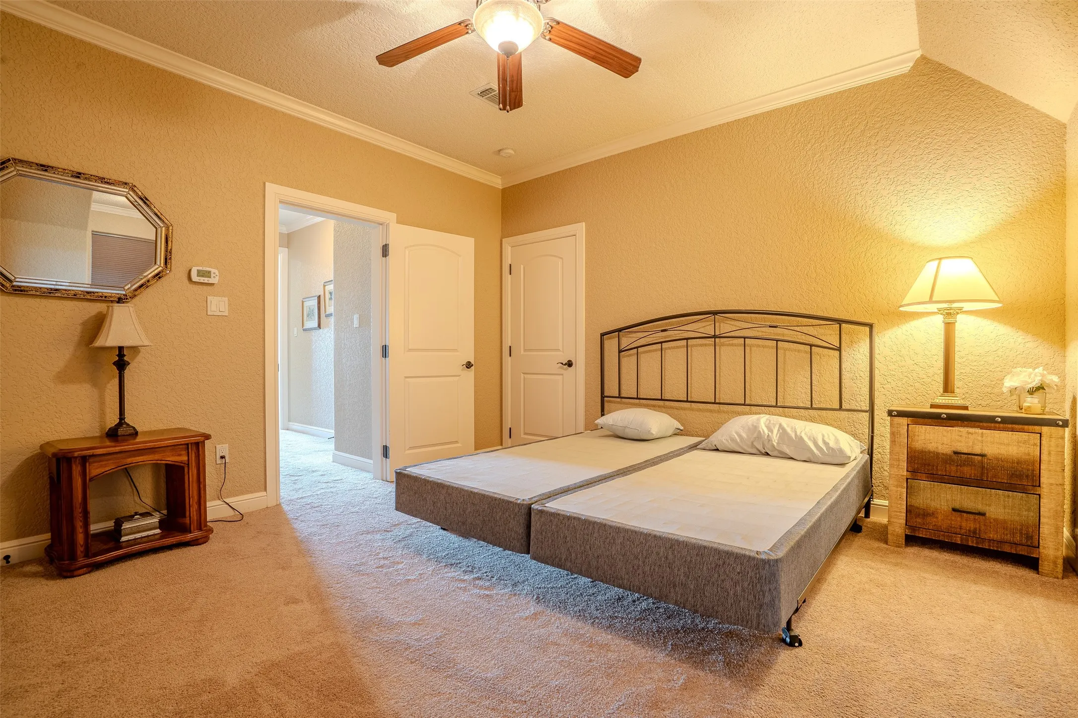 Single Family Residence For Sale in Hood County , 1903 Harbor Lakes Drive, Granbury, Texas 76048, 4 Bedroom, 3 Bathroom, 3 Garage spaces, 3,762 Sqft, built in 2008, mls#21409946, Real Estate Agent in Granbury, Homes For Sale in Hood county, Homes For Sale in Granbury, Realtor in Granbury Texas, Real Estate Brokerage Independent Realty Texas, Luminita Cordes Realtor