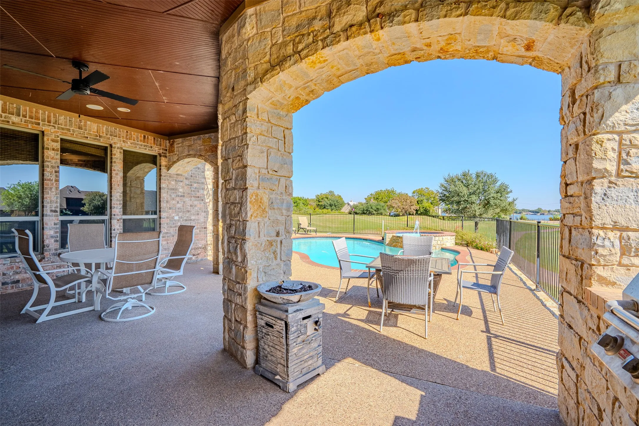 Single Family Residence For Sale in Hood County , 1903 Harbor Lakes Drive, Granbury, Texas 76048, 4 Bedroom, 3 Bathroom, 3 Garage spaces, 3,762 Sqft, built in 2008, mls#21409946, Real Estate Agent in Granbury, Homes For Sale in Hood county, Homes For Sale in Granbury, Realtor in Granbury Texas, Real Estate Brokerage Independent Realty Texas, Luminita Cordes Realtor