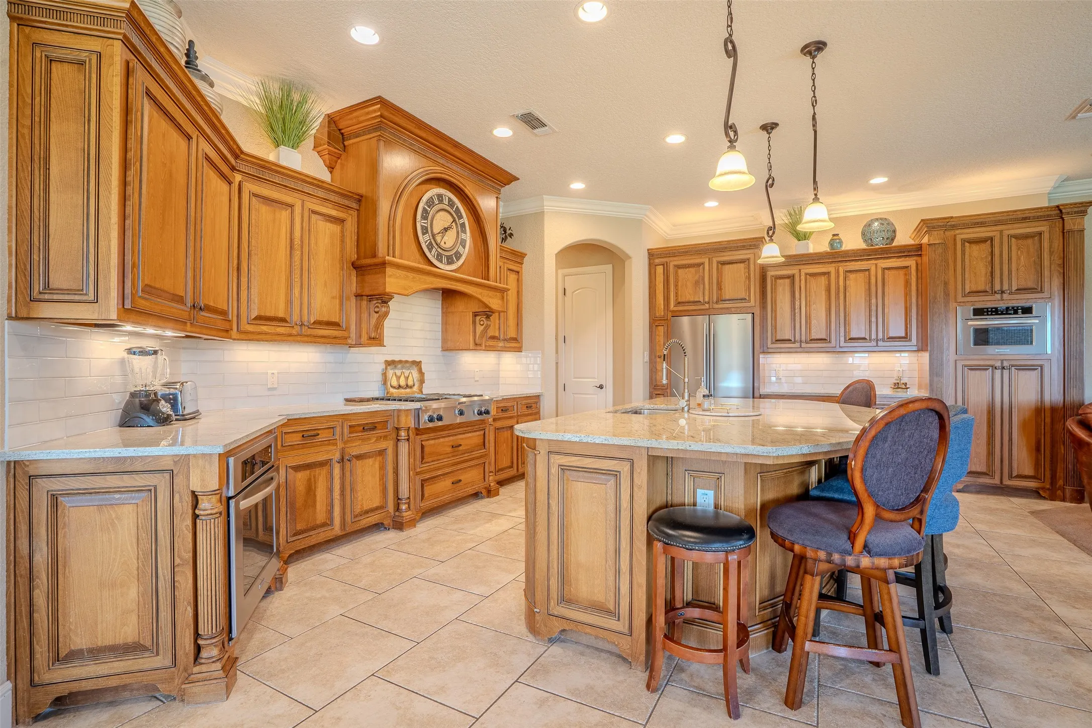 Single Family Residence For Sale in Hood County , 1903 Harbor Lakes Drive, Granbury, Texas 76048, 4 Bedroom, 3 Bathroom, 3 Garage spaces, 3,762 Sqft, built in 2008, mls#21409946, Real Estate Agent in Granbury, Homes For Sale in Hood county, Homes For Sale in Granbury, Realtor in Granbury Texas, Real Estate Brokerage Independent Realty Texas, Luminita Cordes Realtor