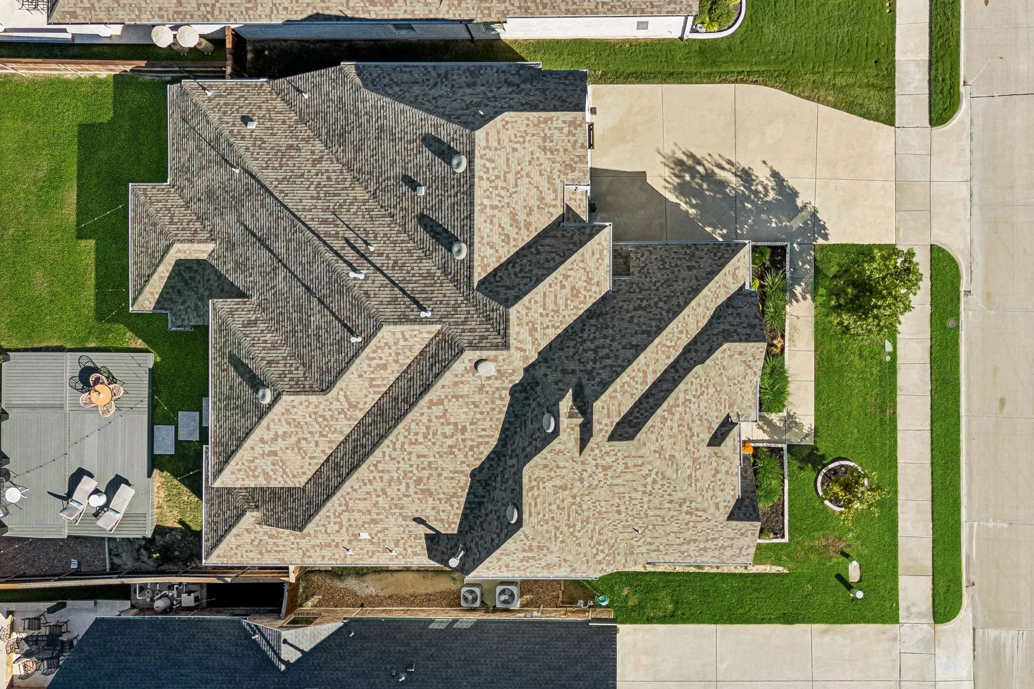 Single Family Residence For Sale in Rockwall County , 2226 Randas Way, Rockwall, Texas 75087, 4 Bedroom, 5 Bathroom, 3 Garage spaces, 4,054 Sqft, built in 2021, mls#21398201, Real Estate Agent in Rockwall, Homes For Sale in Rockwall county, Homes For Sale in Rockwall, Realtor in Rockwall Texas, Real Estate Brokerage Independent Realty Texas, Luminita Cordes Realtor