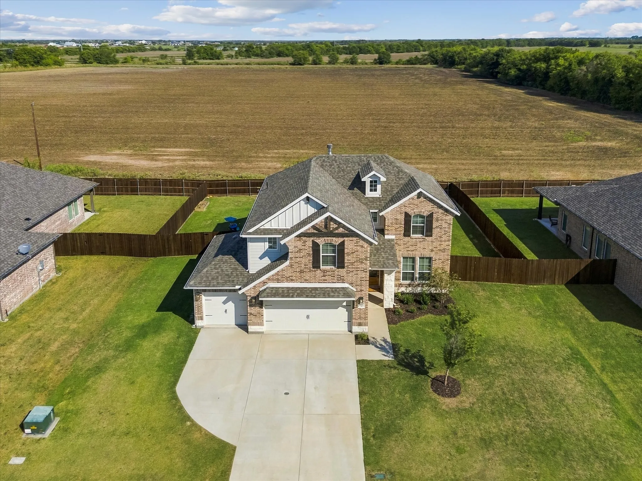 Single Family Residence For Sale in Hunt County , 205 Pilot Drive, Caddo Mills, Texas 75135, 4 Bedroom, 3 Bathroom, 3 Garage spaces, 2,669 Sqft, built in 2024, mls#21409981, Real Estate Agent in Caddo Mills, Homes For Sale in Hunt county, Homes For Sale in Caddo Mills, Realtor in Caddo Mills Texas, Real Estate Brokerage Independent Realty Texas, Luminita Cordes Realtor