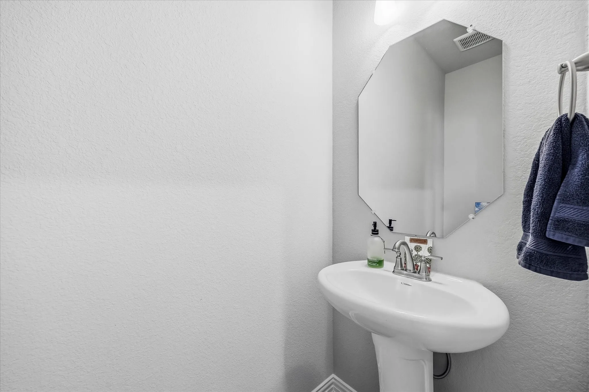 Single Family Residence For Sale in Hunt County , 205 Pilot Drive, Caddo Mills, Texas 75135, 4 Bedroom, 3 Bathroom, 3 Garage spaces, 2,669 Sqft, built in 2024, mls#21409981, Real Estate Agent in Caddo Mills, Homes For Sale in Hunt county, Homes For Sale in Caddo Mills, Realtor in Caddo Mills Texas, Real Estate Brokerage Independent Realty Texas, Luminita Cordes Realtor