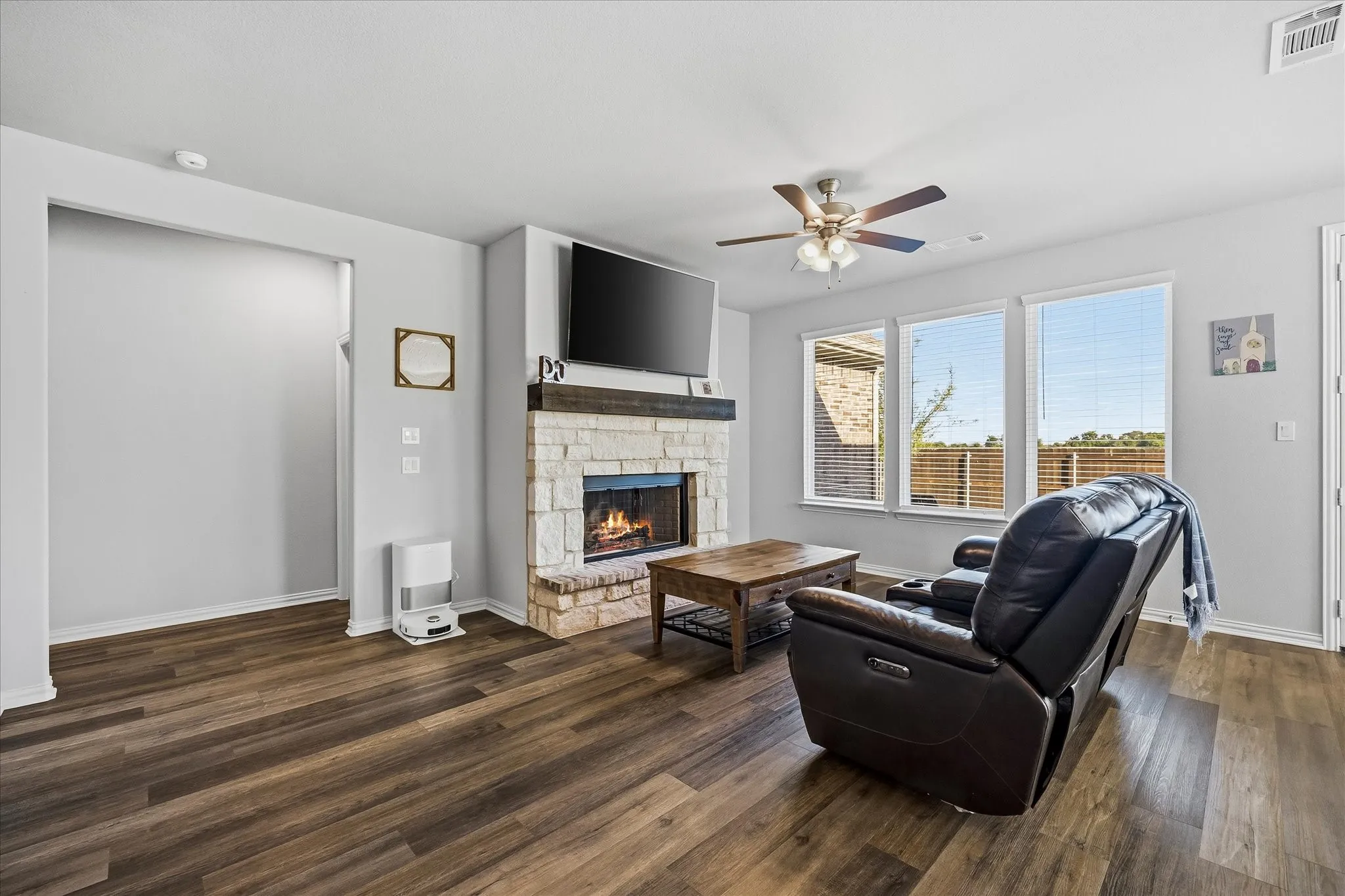 Single Family Residence For Sale in Hunt County , 205 Pilot Drive, Caddo Mills, Texas 75135, 4 Bedroom, 3 Bathroom, 3 Garage spaces, 2,669 Sqft, built in 2024, mls#21409981, Real Estate Agent in Caddo Mills, Homes For Sale in Hunt county, Homes For Sale in Caddo Mills, Realtor in Caddo Mills Texas, Real Estate Brokerage Independent Realty Texas, Luminita Cordes Realtor