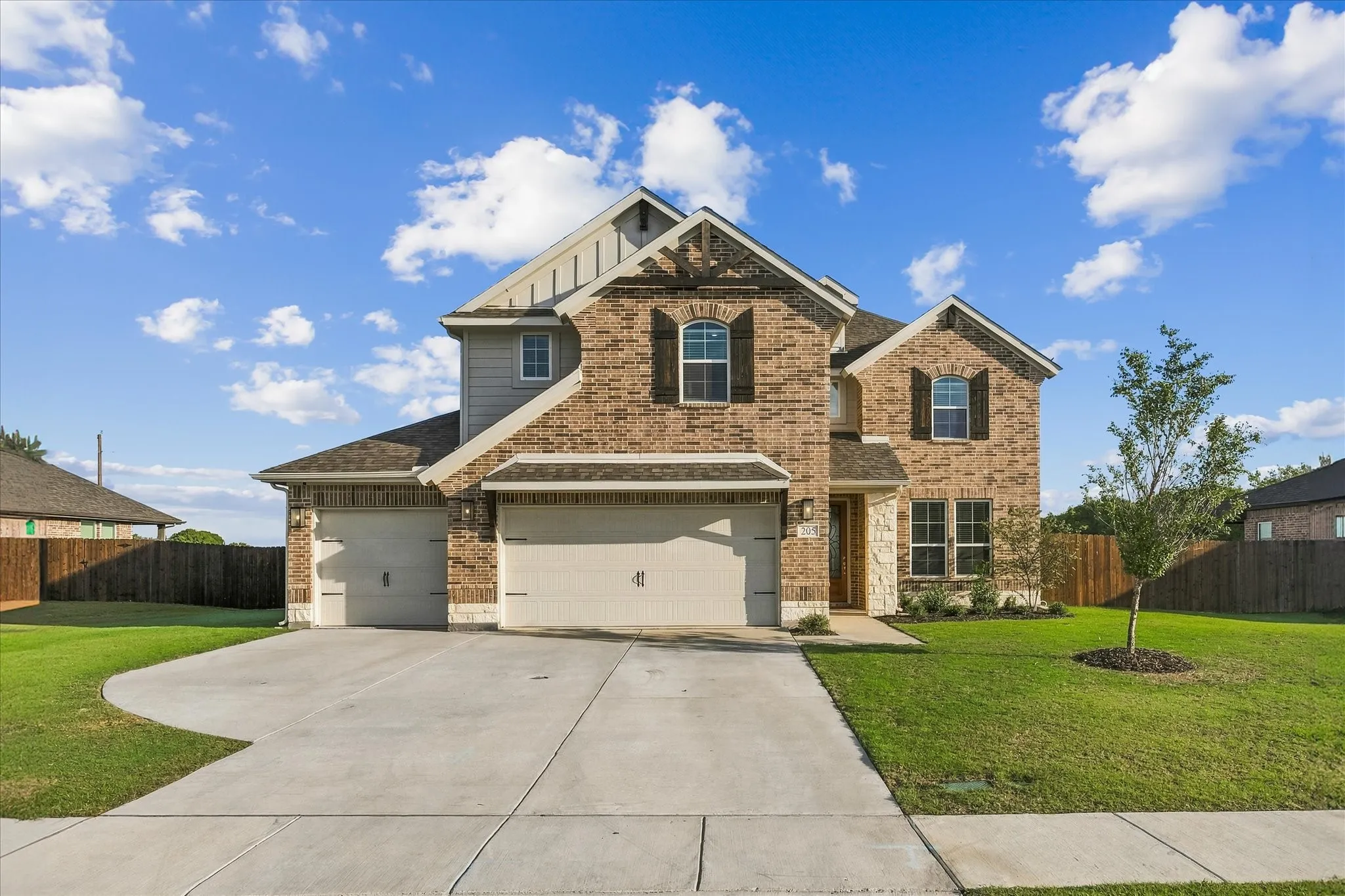 Single Family Residence For Sale in Hunt County , 205 Pilot Drive, Caddo Mills, Texas 75135, 4 Bedroom, 3 Bathroom, 3 Garage spaces, 2,669 Sqft, built in 2024, mls#21409981, Real Estate Agent in Caddo Mills, Homes For Sale in Hunt county, Homes For Sale in Caddo Mills, Realtor in Caddo Mills Texas, Real Estate Brokerage Independent Realty Texas, Luminita Cordes Realtor