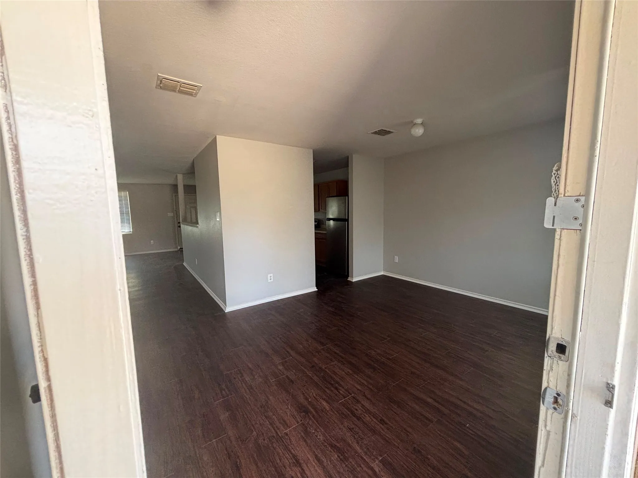 Single Family Residence For Sale in Dallas County , 2733 Ingram Circle, Mesquite, Texas 75181, 4 Bedroom, 2 Bathroom, 2 Garage spaces, 1,944 Sqft, built in 2005, mls#21410070, Real Estate Agent in Mesquite, Homes For Sale in Dallas county, Homes For Sale in Mesquite, Realtor in Mesquite Texas, Real Estate Brokerage Independent Realty Texas, Luminita Cordes Realtor