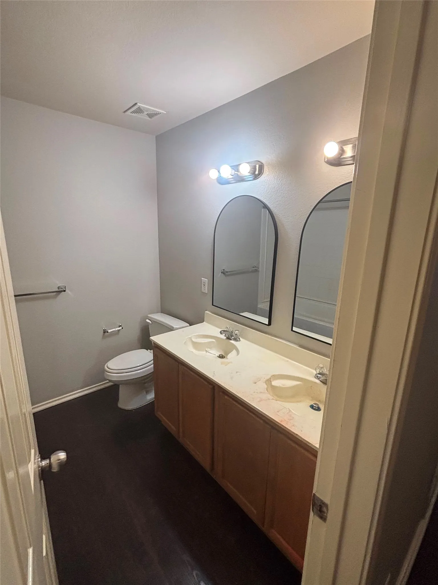 Single Family Residence For Sale in Dallas County , 2733 Ingram Circle, Mesquite, Texas 75181, 4 Bedroom, 2 Bathroom, 2 Garage spaces, 1,944 Sqft, built in 2005, mls#21410070, Real Estate Agent in Mesquite, Homes For Sale in Dallas county, Homes For Sale in Mesquite, Realtor in Mesquite Texas, Real Estate Brokerage Independent Realty Texas, Luminita Cordes Realtor