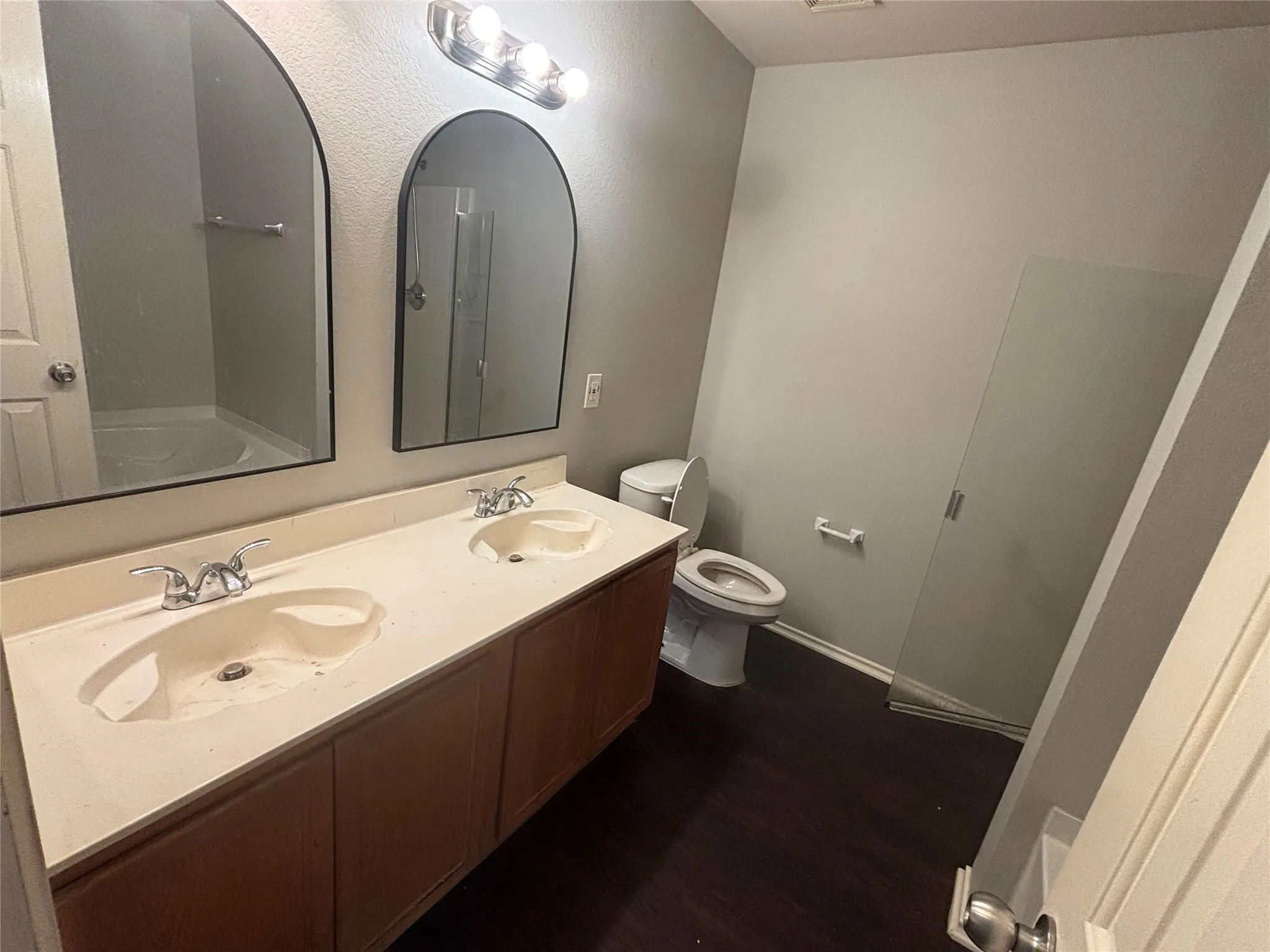 Single Family Residence For Sale in Dallas County , 2733 Ingram Circle, Mesquite, Texas 75181, 4 Bedroom, 2 Bathroom, 2 Garage spaces, 1,944 Sqft, built in 2005, mls#21410070, Real Estate Agent in Mesquite, Homes For Sale in Dallas county, Homes For Sale in Mesquite, Realtor in Mesquite Texas, Real Estate Brokerage Independent Realty Texas, Luminita Cordes Realtor