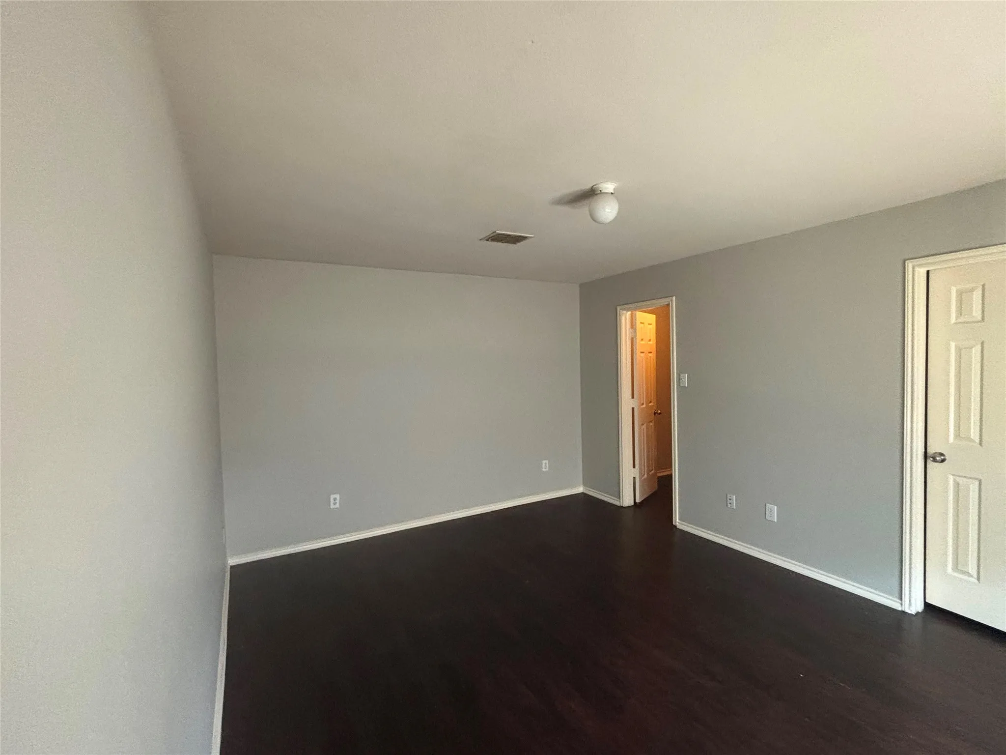 Single Family Residence For Sale in Dallas County , 2733 Ingram Circle, Mesquite, Texas 75181, 4 Bedroom, 2 Bathroom, 2 Garage spaces, 1,944 Sqft, built in 2005, mls#21410070, Real Estate Agent in Mesquite, Homes For Sale in Dallas county, Homes For Sale in Mesquite, Realtor in Mesquite Texas, Real Estate Brokerage Independent Realty Texas, Luminita Cordes Realtor
