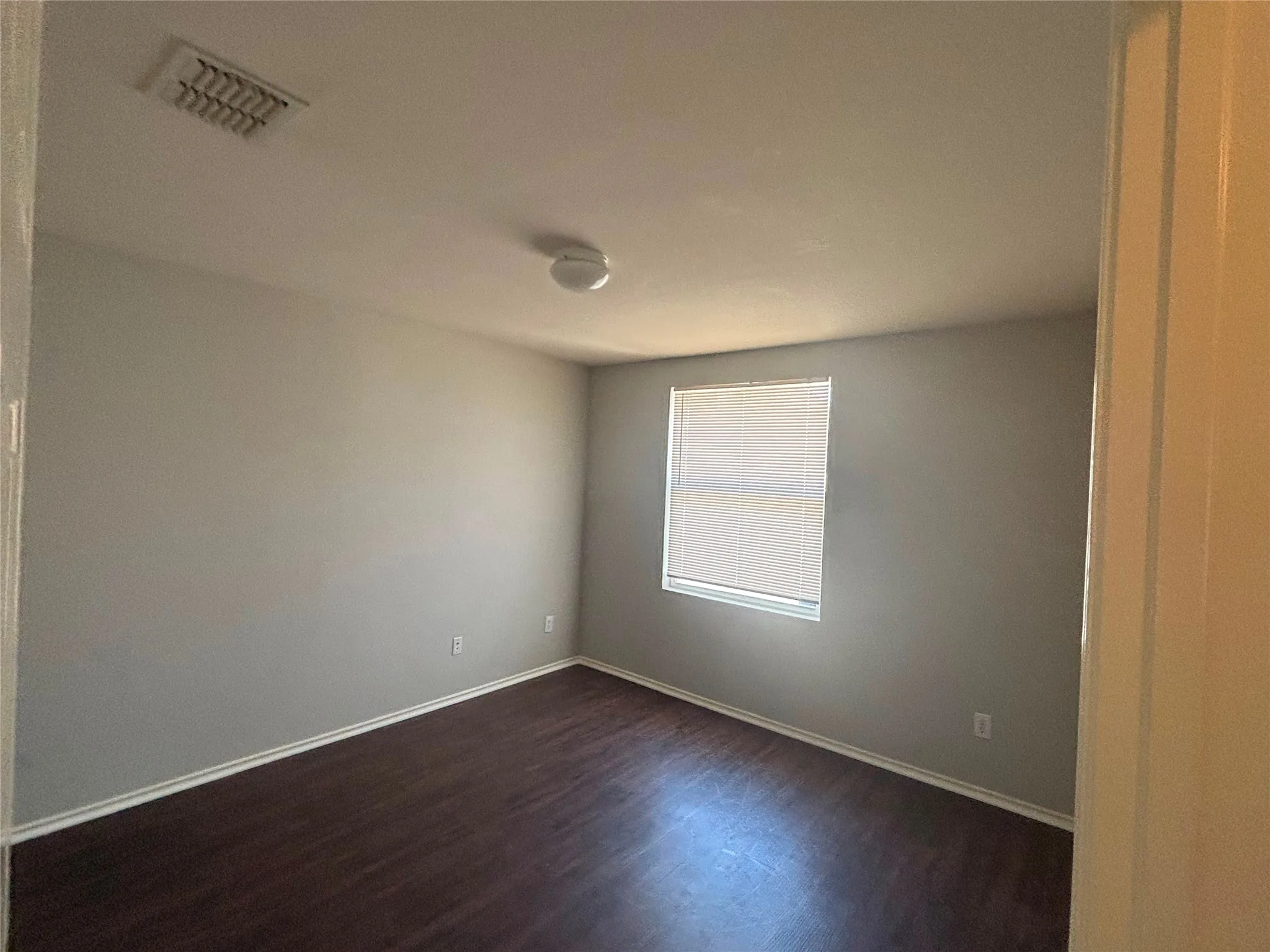 Single Family Residence For Sale in Dallas County , 2733 Ingram Circle, Mesquite, Texas 75181, 4 Bedroom, 2 Bathroom, 2 Garage spaces, 1,944 Sqft, built in 2005, mls#21410070, Real Estate Agent in Mesquite, Homes For Sale in Dallas county, Homes For Sale in Mesquite, Realtor in Mesquite Texas, Real Estate Brokerage Independent Realty Texas, Luminita Cordes Realtor