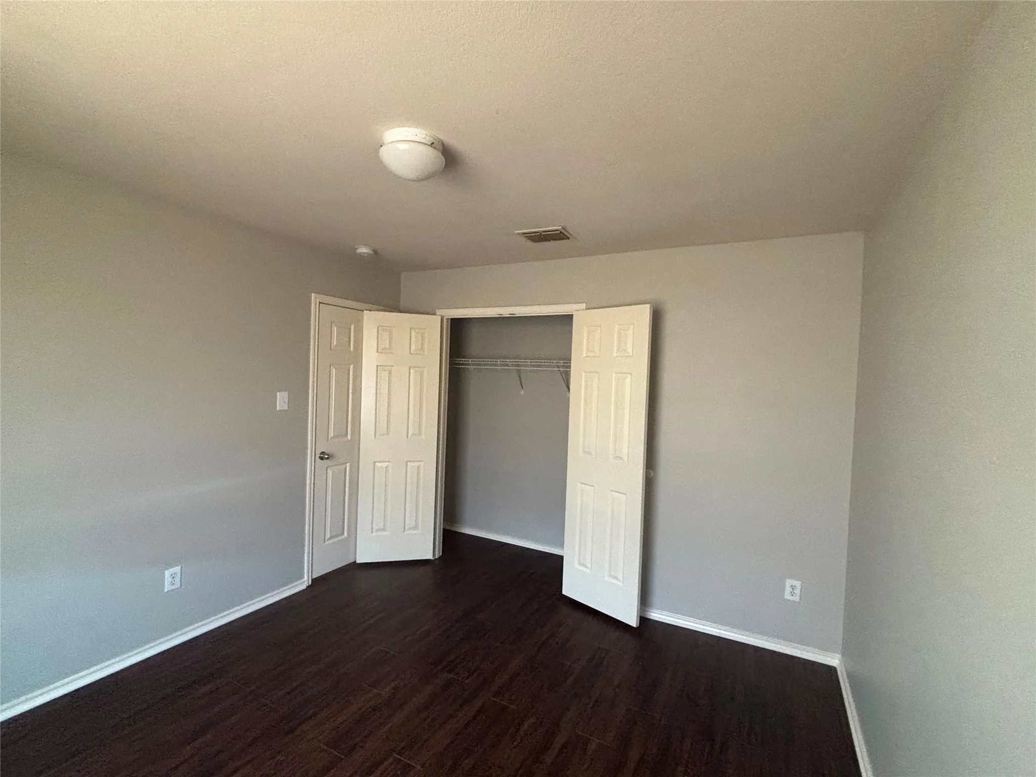 Single Family Residence For Sale in Dallas County , 2733 Ingram Circle, Mesquite, Texas 75181, 4 Bedroom, 2 Bathroom, 2 Garage spaces, 1,944 Sqft, built in 2005, mls#21410070, Real Estate Agent in Mesquite, Homes For Sale in Dallas county, Homes For Sale in Mesquite, Realtor in Mesquite Texas, Real Estate Brokerage Independent Realty Texas, Luminita Cordes Realtor