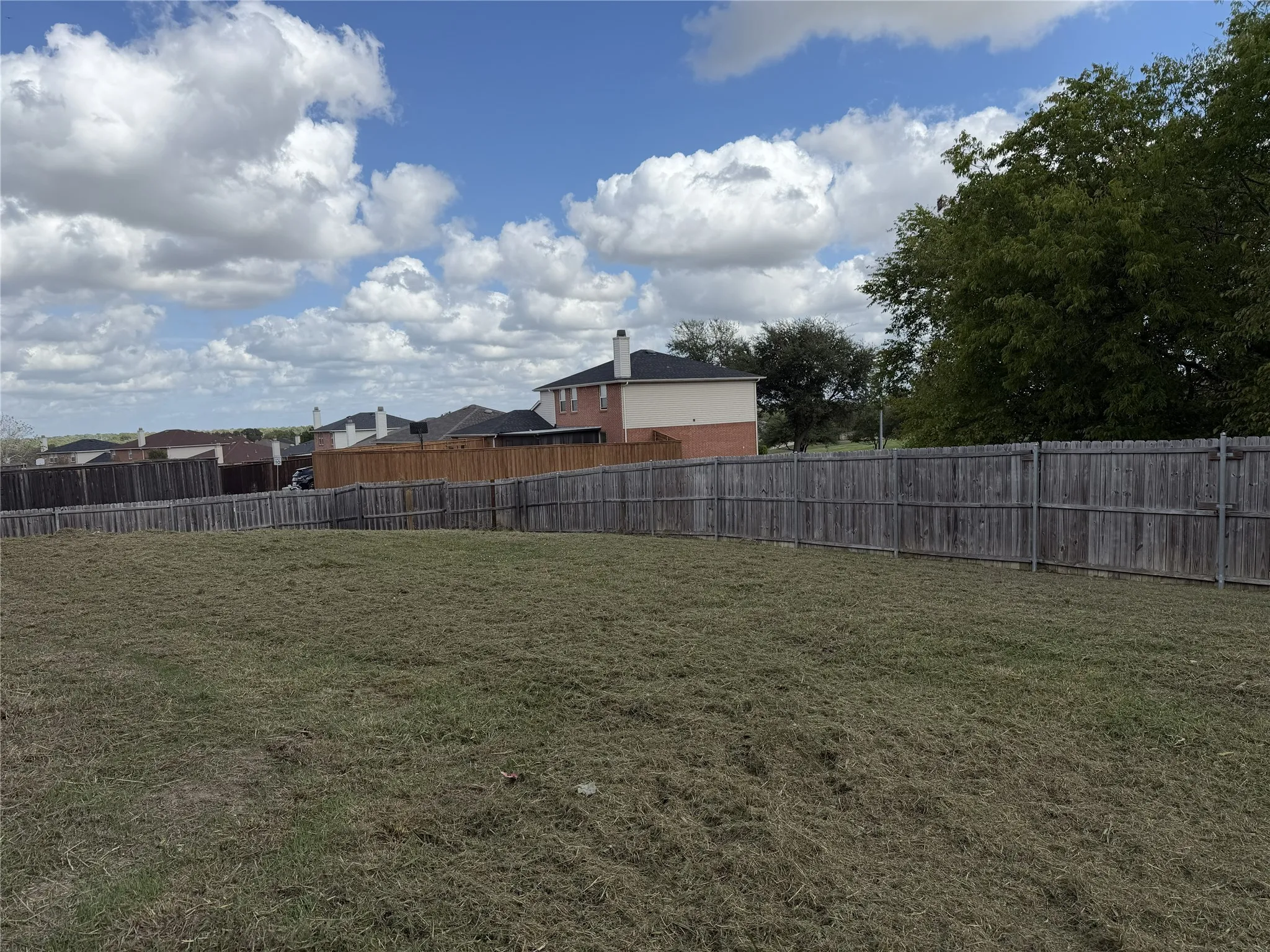 Single Family Residence For Sale in Dallas County , 2733 Ingram Circle, Mesquite, Texas 75181, 4 Bedroom, 2 Bathroom, 2 Garage spaces, 1,944 Sqft, built in 2005, mls#21410070, Real Estate Agent in Mesquite, Homes For Sale in Dallas county, Homes For Sale in Mesquite, Realtor in Mesquite Texas, Real Estate Brokerage Independent Realty Texas, Luminita Cordes Realtor