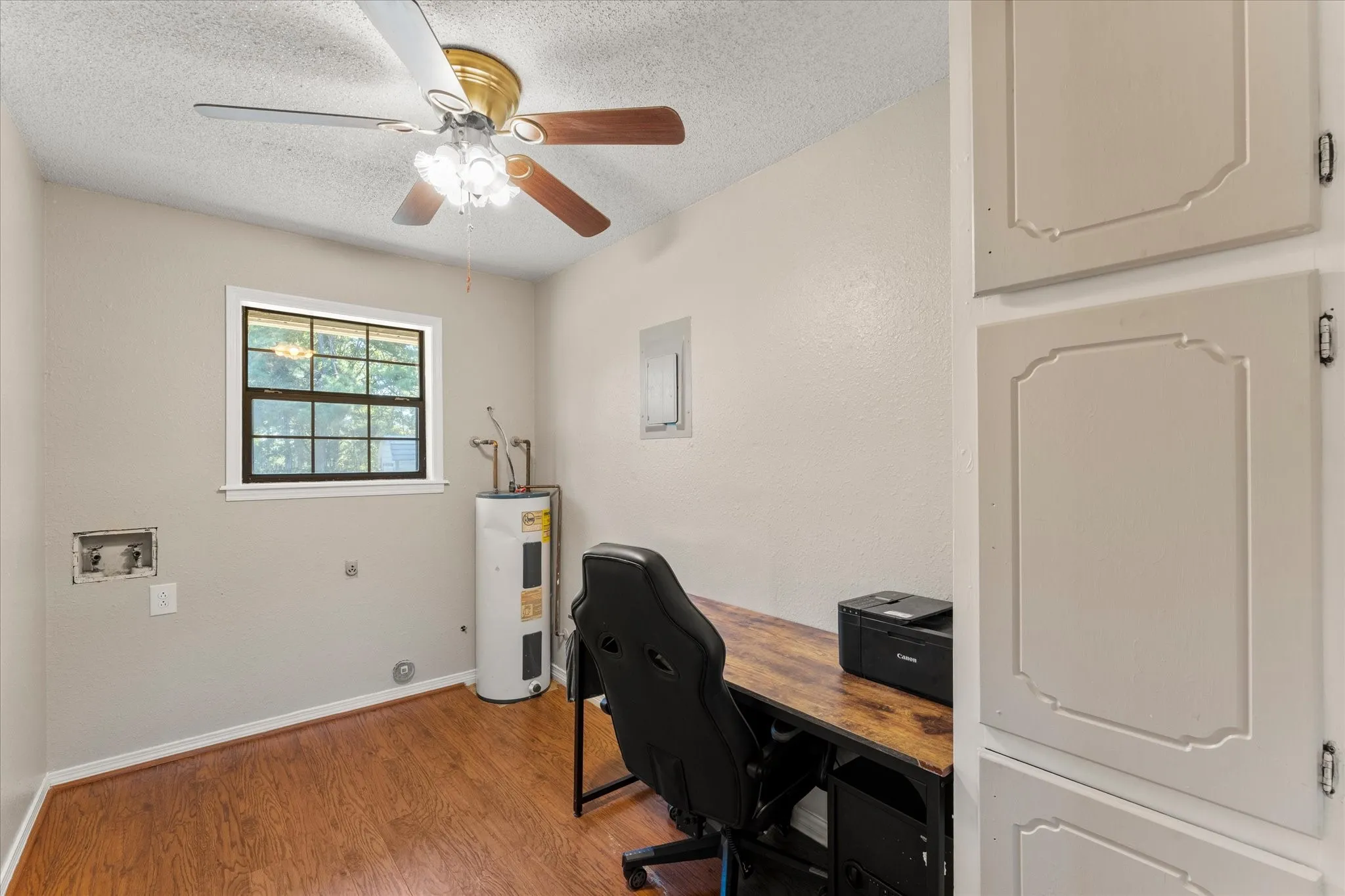 Single Family Residence For Sale in Cass County , 1070 County Road 3772, Queen City, Texas 75572, 4 Bedroom, 3 Bathroom, Garage spaces, 3,137 Sqft, built in 1986, mls#21409549, Real Estate Agent in Queen City, Homes For Sale in Cass county, Homes For Sale in Queen City, Realtor in Queen City Texas, Real Estate Brokerage Independent Realty Texas, Luminita Cordes Realtor