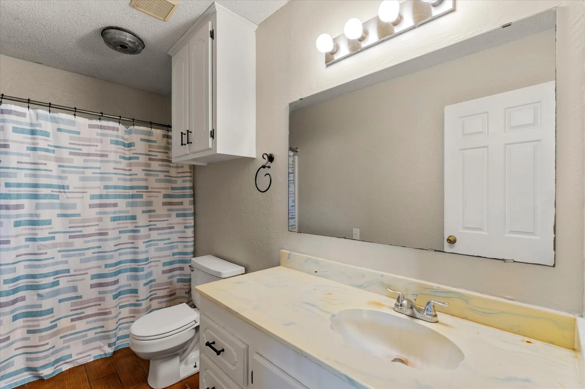 Single Family Residence For Sale in Cass County , 1070 County Road 3772, Queen City, Texas 75572, 4 Bedroom, 3 Bathroom, Garage spaces, 3,137 Sqft, built in 1986, mls#21409549, Real Estate Agent in Queen City, Homes For Sale in Cass county, Homes For Sale in Queen City, Realtor in Queen City Texas, Real Estate Brokerage Independent Realty Texas, Luminita Cordes Realtor