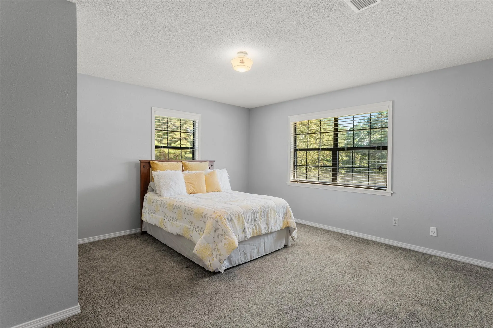 Single Family Residence For Sale in Cass County , 1070 County Road 3772, Queen City, Texas 75572, 4 Bedroom, 3 Bathroom, Garage spaces, 3,137 Sqft, built in 1986, mls#21409549, Real Estate Agent in Queen City, Homes For Sale in Cass county, Homes For Sale in Queen City, Realtor in Queen City Texas, Real Estate Brokerage Independent Realty Texas, Luminita Cordes Realtor