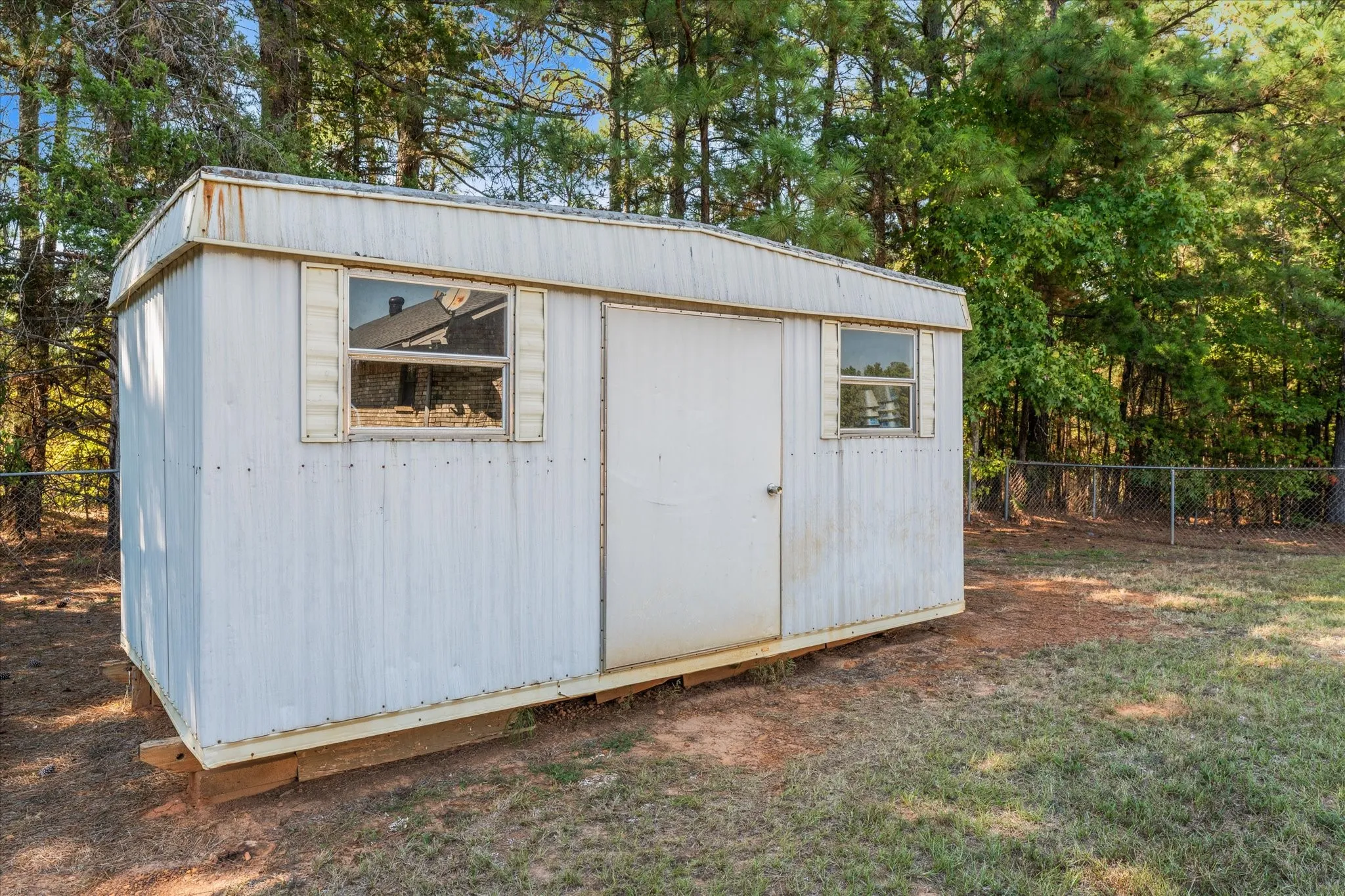 Single Family Residence For Sale in Cass County , 1070 County Road 3772, Queen City, Texas 75572, 4 Bedroom, 3 Bathroom, Garage spaces, 3,137 Sqft, built in 1986, mls#21409549, Real Estate Agent in Queen City, Homes For Sale in Cass county, Homes For Sale in Queen City, Realtor in Queen City Texas, Real Estate Brokerage Independent Realty Texas, Luminita Cordes Realtor