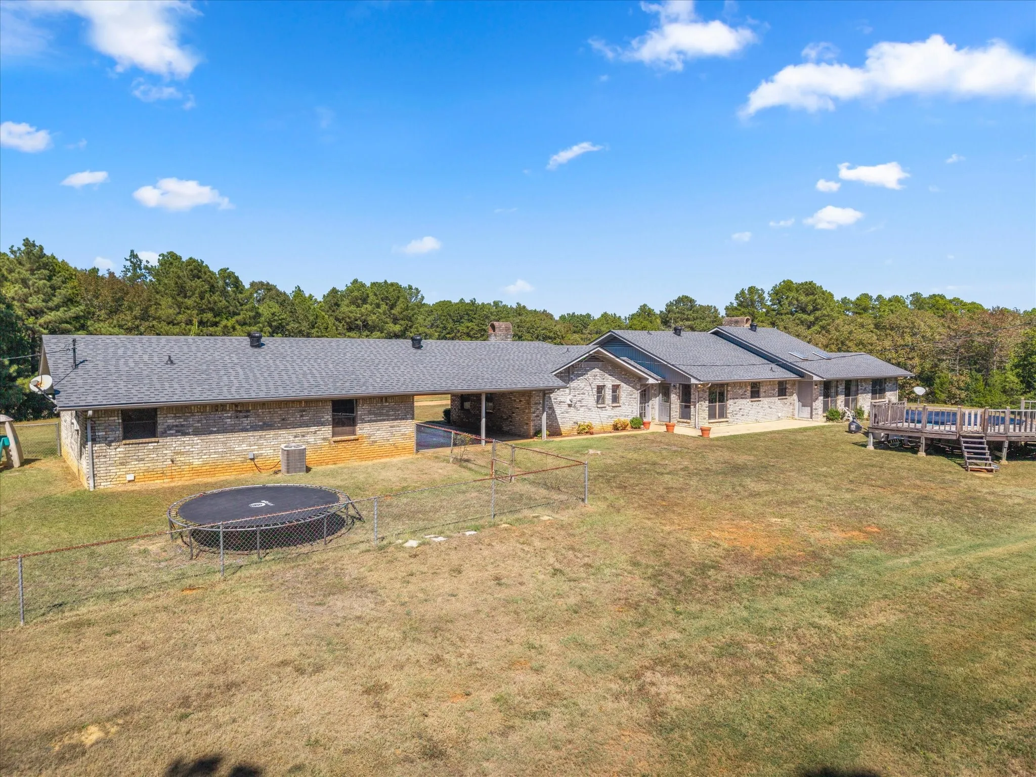 Single Family Residence For Sale in Cass County , 1070 County Road 3772, Queen City, Texas 75572, 4 Bedroom, 3 Bathroom, Garage spaces, 3,137 Sqft, built in 1986, mls#21409549, Real Estate Agent in Queen City, Homes For Sale in Cass county, Homes For Sale in Queen City, Realtor in Queen City Texas, Real Estate Brokerage Independent Realty Texas, Luminita Cordes Realtor