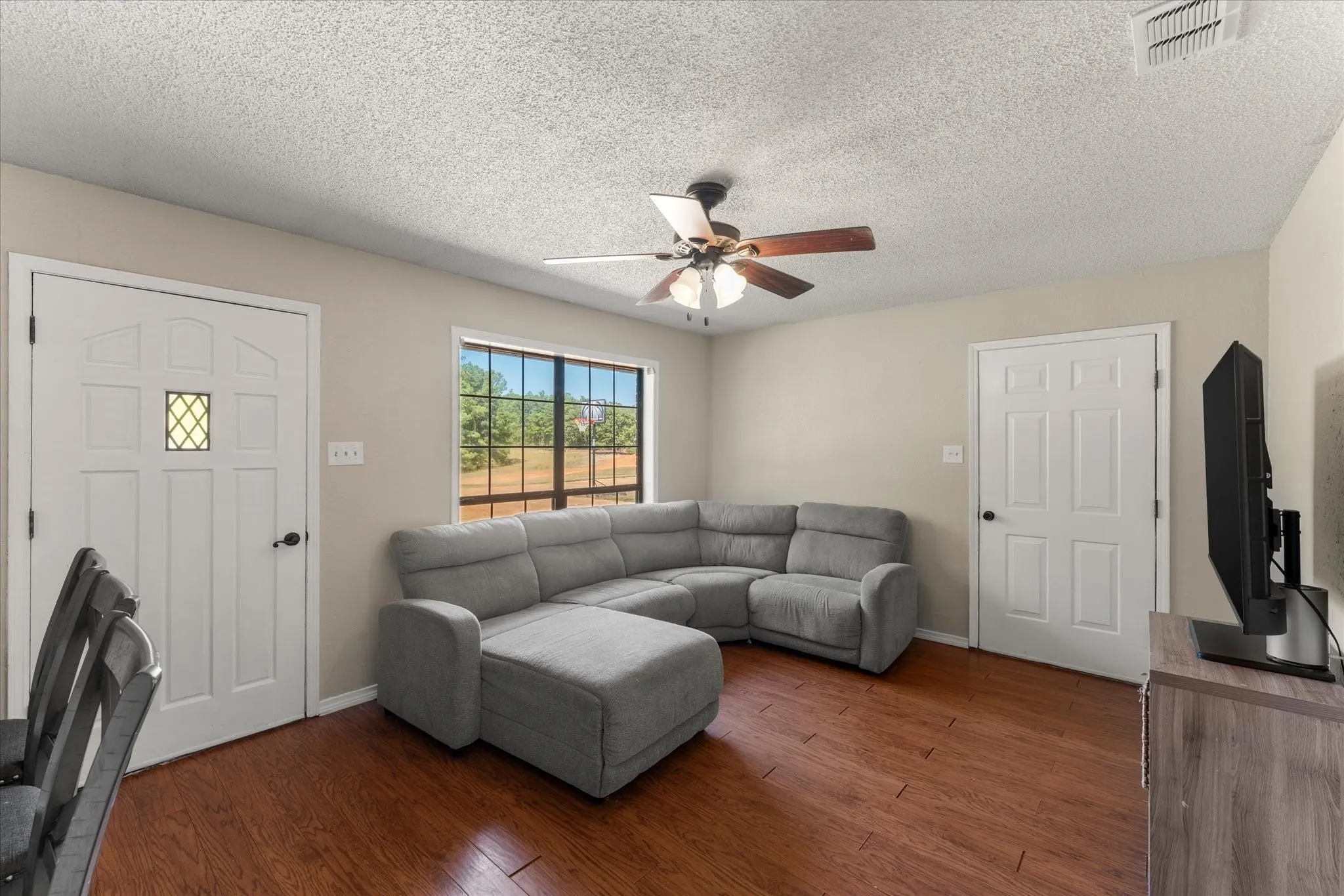 Single Family Residence For Sale in Cass County , 1070 County Road 3772, Queen City, Texas 75572, 4 Bedroom, 3 Bathroom, Garage spaces, 3,137 Sqft, built in 1986, mls#21409549, Real Estate Agent in Queen City, Homes For Sale in Cass county, Homes For Sale in Queen City, Realtor in Queen City Texas, Real Estate Brokerage Independent Realty Texas, Luminita Cordes Realtor