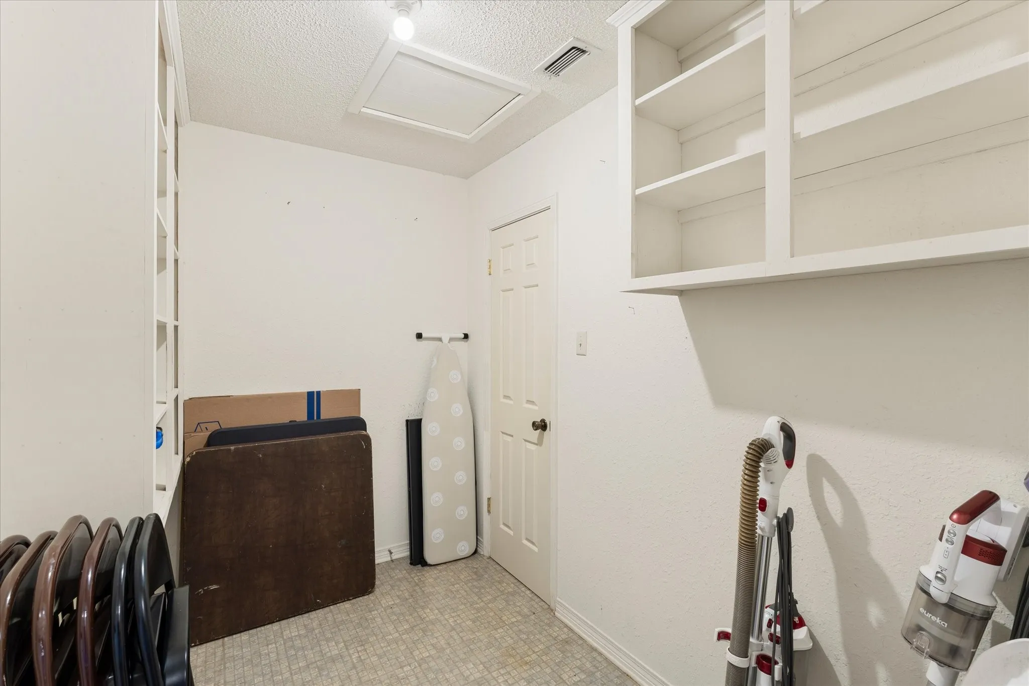 Single Family Residence For Sale in Cass County , 1070 County Road 3772, Queen City, Texas 75572, 4 Bedroom, 3 Bathroom, Garage spaces, 3,137 Sqft, built in 1986, mls#21409549, Real Estate Agent in Queen City, Homes For Sale in Cass county, Homes For Sale in Queen City, Realtor in Queen City Texas, Real Estate Brokerage Independent Realty Texas, Luminita Cordes Realtor