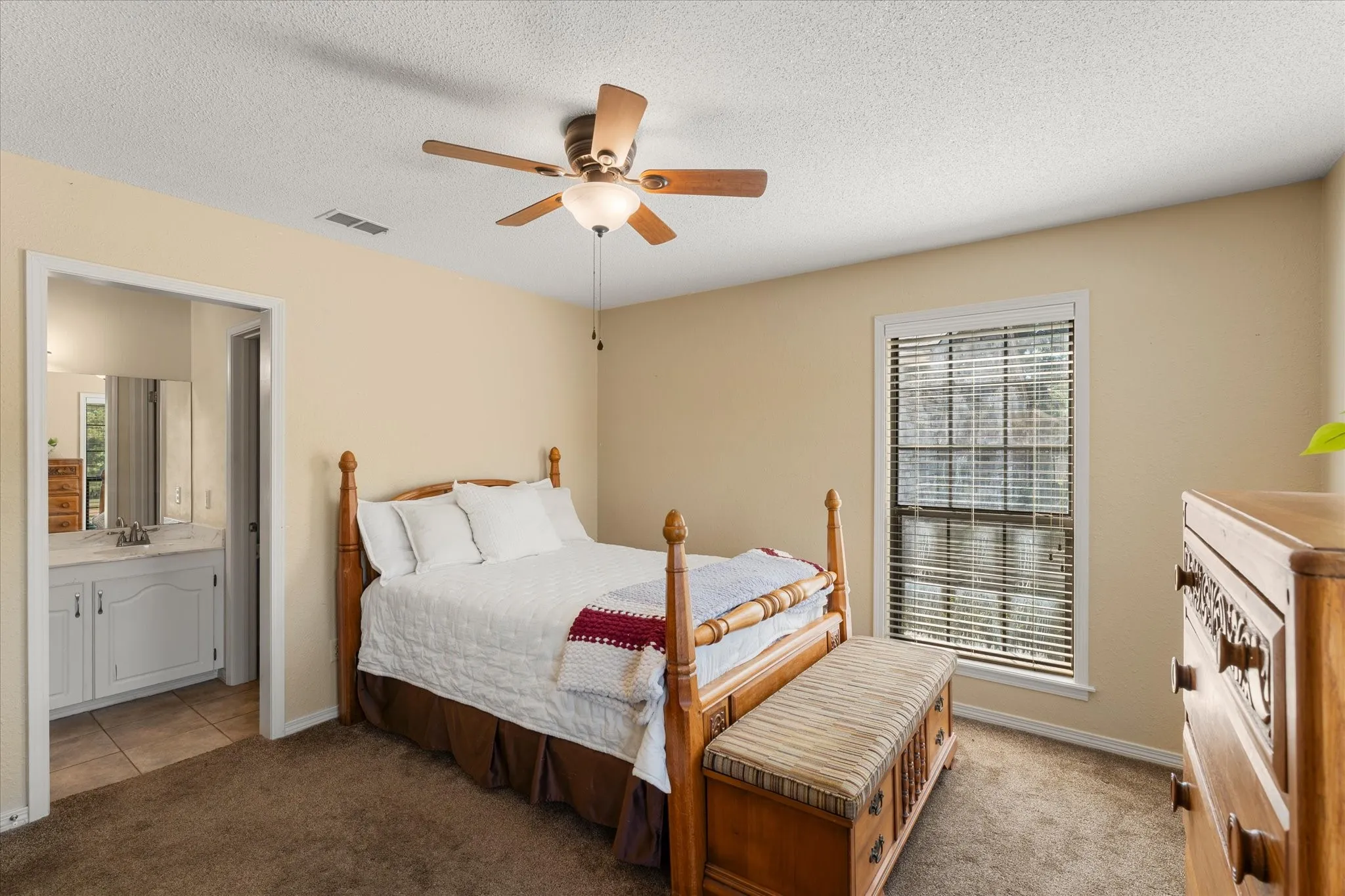 Single Family Residence For Sale in Cass County , 1070 County Road 3772, Queen City, Texas 75572, 4 Bedroom, 3 Bathroom, Garage spaces, 3,137 Sqft, built in 1986, mls#21409549, Real Estate Agent in Queen City, Homes For Sale in Cass county, Homes For Sale in Queen City, Realtor in Queen City Texas, Real Estate Brokerage Independent Realty Texas, Luminita Cordes Realtor