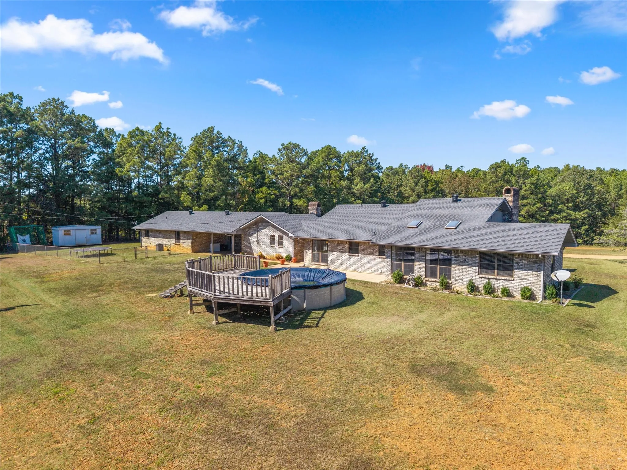 Single Family Residence For Sale in Cass County , 1070 County Road 3772, Queen City, Texas 75572, 4 Bedroom, 3 Bathroom, Garage spaces, 3,137 Sqft, built in 1986, mls#21409549, Real Estate Agent in Queen City, Homes For Sale in Cass county, Homes For Sale in Queen City, Realtor in Queen City Texas, Real Estate Brokerage Independent Realty Texas, Luminita Cordes Realtor