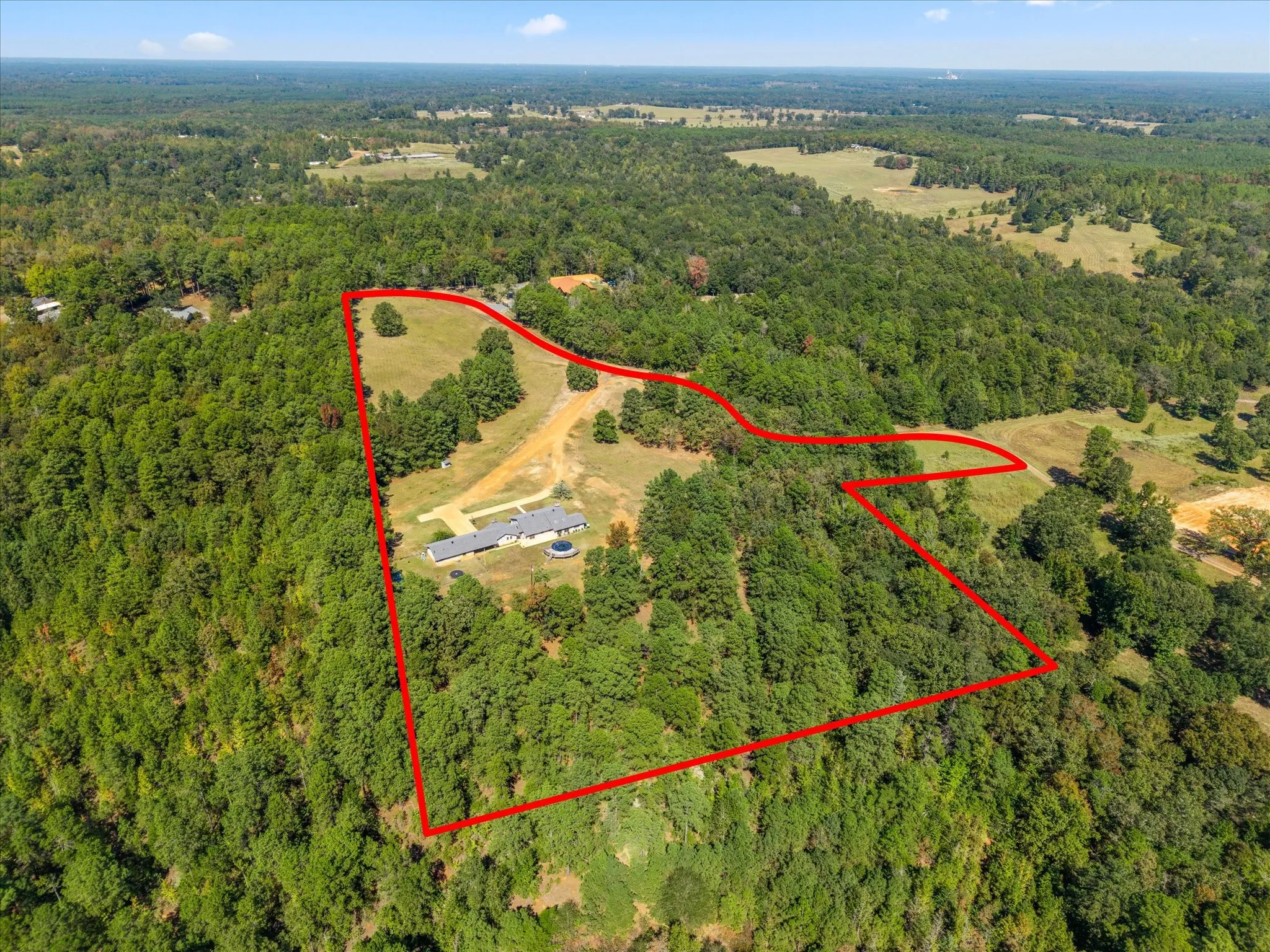 Single Family Residence For Sale in Cass County , 1070 County Road 3772, Queen City, Texas 75572, 4 Bedroom, 3 Bathroom, Garage spaces, 3,137 Sqft, built in 1986, mls#21409549, Real Estate Agent in Queen City, Homes For Sale in Cass county, Homes For Sale in Queen City, Realtor in Queen City Texas, Real Estate Brokerage Independent Realty Texas, Luminita Cordes Realtor