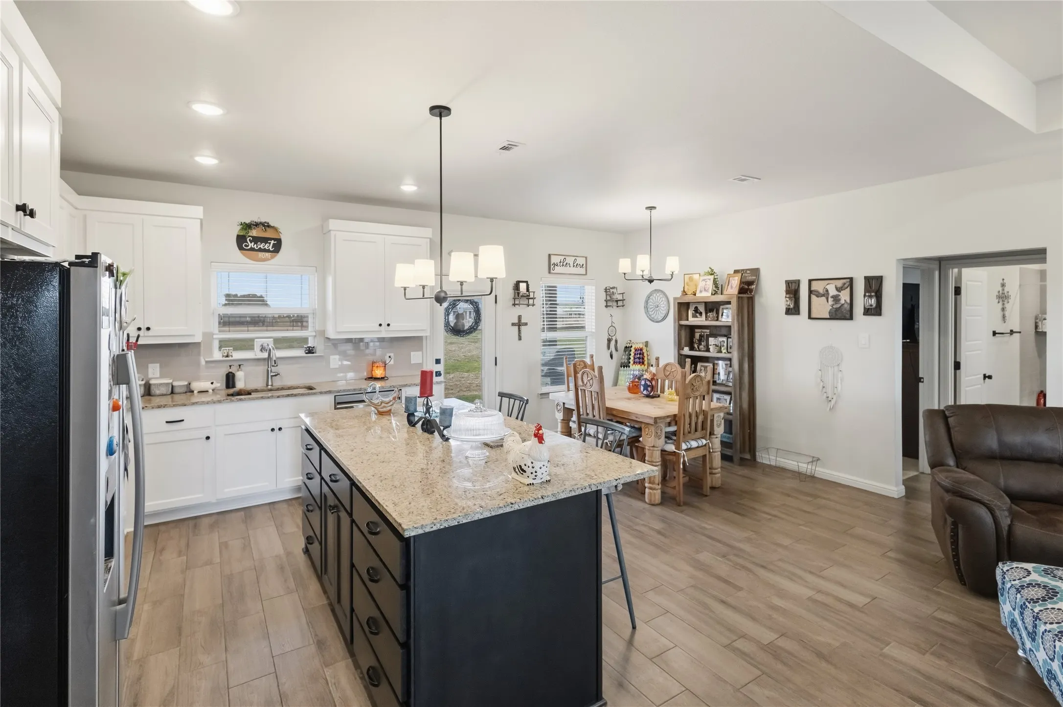 Single Family Residence For Sale in Hood County , 232 Yawney Drive, Lipan, Texas 76464, 3 Bedroom, 2 Bathroom, 2 Garage spaces, 1,533 Sqft, built in 2024, mls#21410084, Real Estate Agent in Lipan, Homes For Sale in Hood county, Homes For Sale in Lipan, Realtor in Lipan Texas, Real Estate Brokerage Independent Realty Texas, Luminita Cordes Realtor