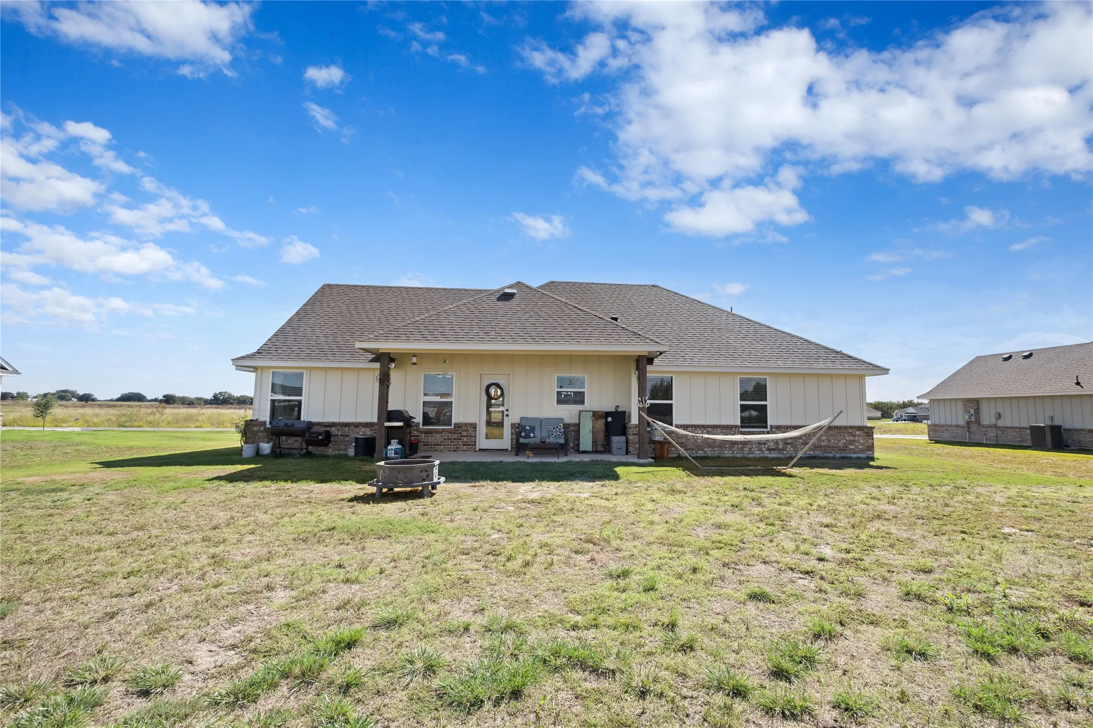 Single Family Residence For Sale in Hood County , 232 Yawney Drive, Lipan, Texas 76464, 3 Bedroom, 2 Bathroom, 2 Garage spaces, 1,533 Sqft, built in 2024, mls#21410084, Real Estate Agent in Lipan, Homes For Sale in Hood county, Homes For Sale in Lipan, Realtor in Lipan Texas, Real Estate Brokerage Independent Realty Texas, Luminita Cordes Realtor