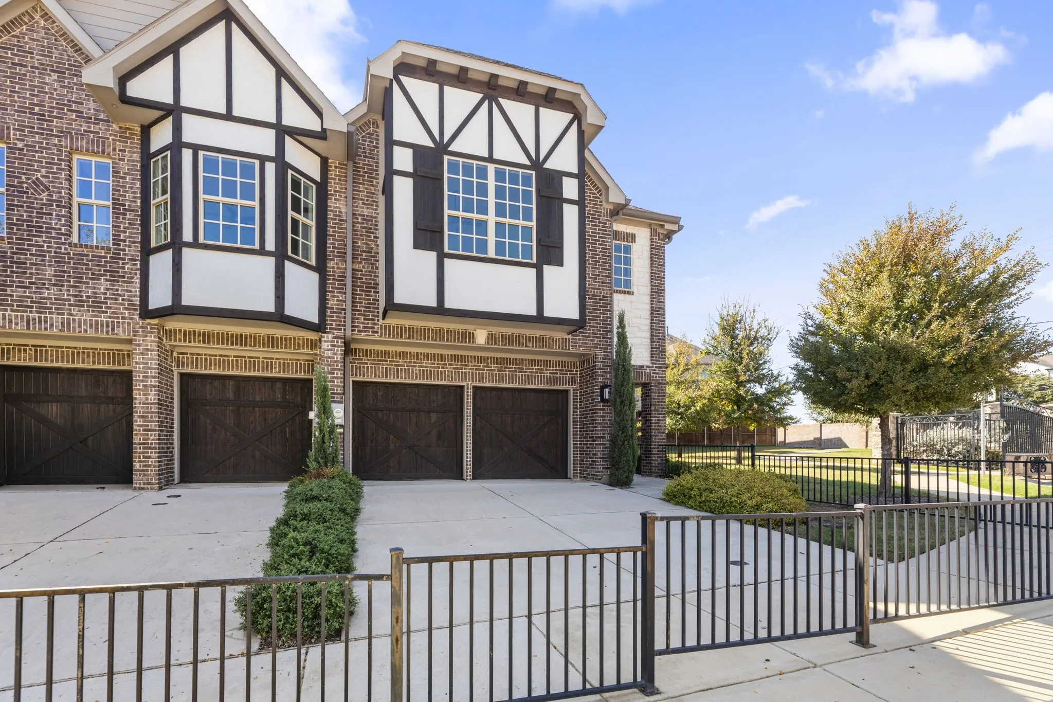Townhouse For Sale in Denton County , 103 Kensington Drive, Lewisville, Texas 75067, 3 Bedroom, 3 Bathroom, 2 Garage spaces, 2,026 Sqft, built in 2019, mls#21404948, Real Estate Agent in Lewisville, Homes For Sale in Denton county, Homes For Sale in Lewisville, Realtor in Lewisville Texas, Real Estate Brokerage Independent Realty Texas, Luminita Cordes Realtor