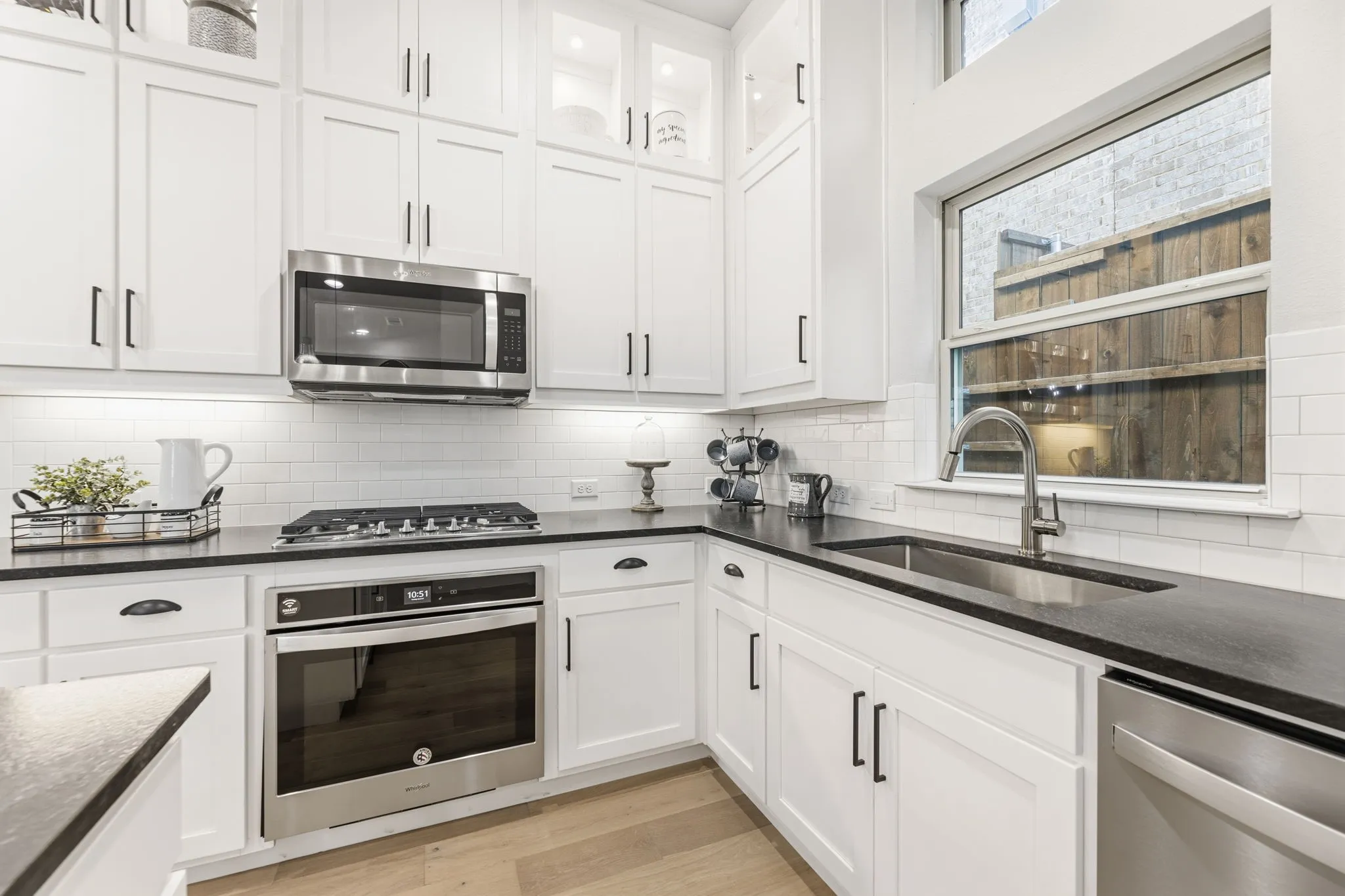 Townhouse For Sale in Denton County , 103 Kensington Drive, Lewisville, Texas 75067, 3 Bedroom, 3 Bathroom, 2 Garage spaces, 2,026 Sqft, built in 2019, mls#21404948, Real Estate Agent in Lewisville, Homes For Sale in Denton county, Homes For Sale in Lewisville, Realtor in Lewisville Texas, Real Estate Brokerage Independent Realty Texas, Luminita Cordes Realtor