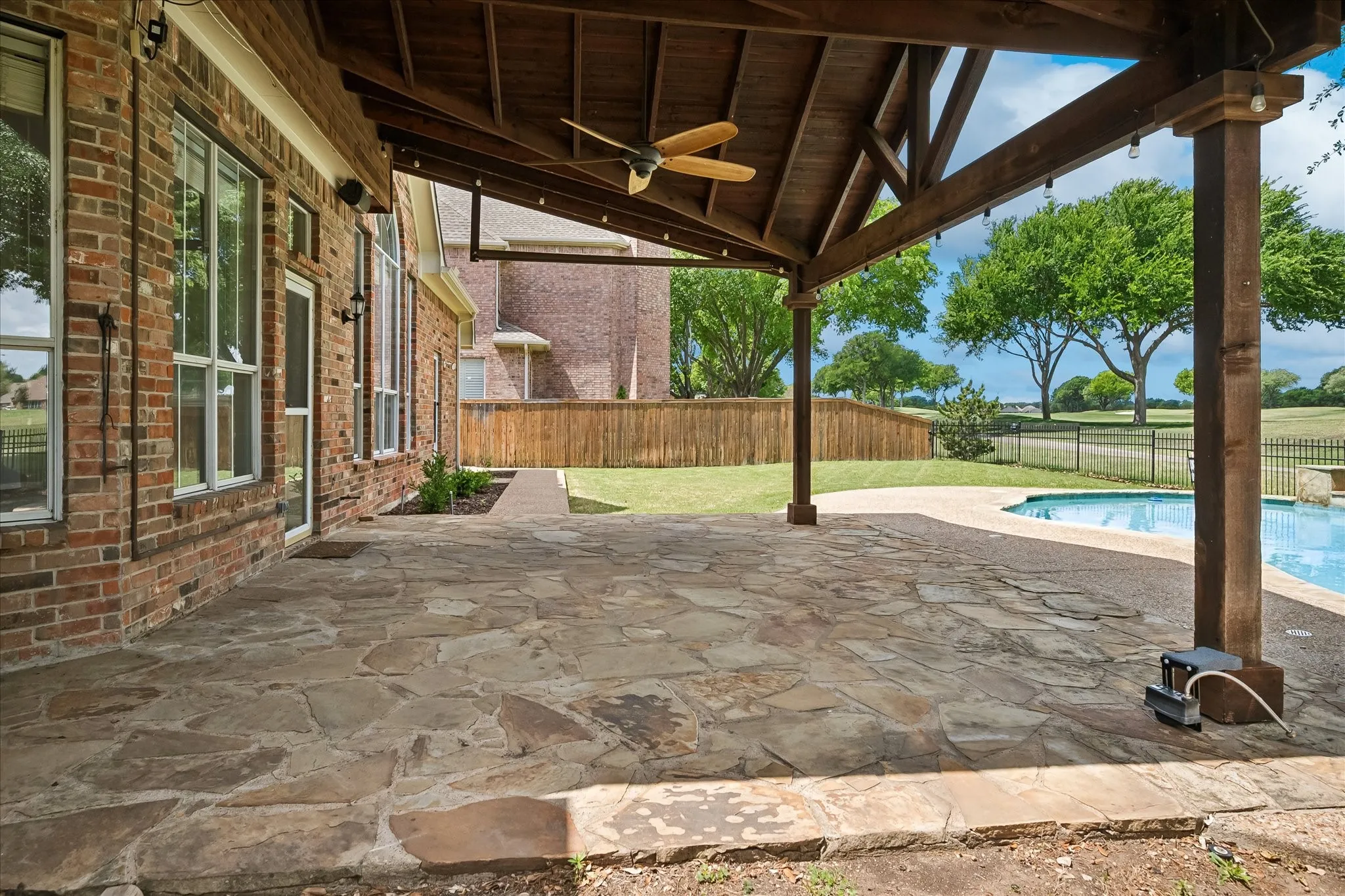 Single Family Residence For Sale in Collin County , 5104 Arbor Hollow Drive, Mc Kinney, Texas 75072, 4 Bedroom, 4 Bathroom, 3 Garage spaces, 3,368 Sqft, built in 1999, mls#21409850, Real Estate Agent in Mc Kinney, Homes For Sale in Collin county, Homes For Sale in Mc Kinney, Realtor in Mc Kinney Texas, Real Estate Brokerage Independent Realty Texas, Luminita Cordes Realtor