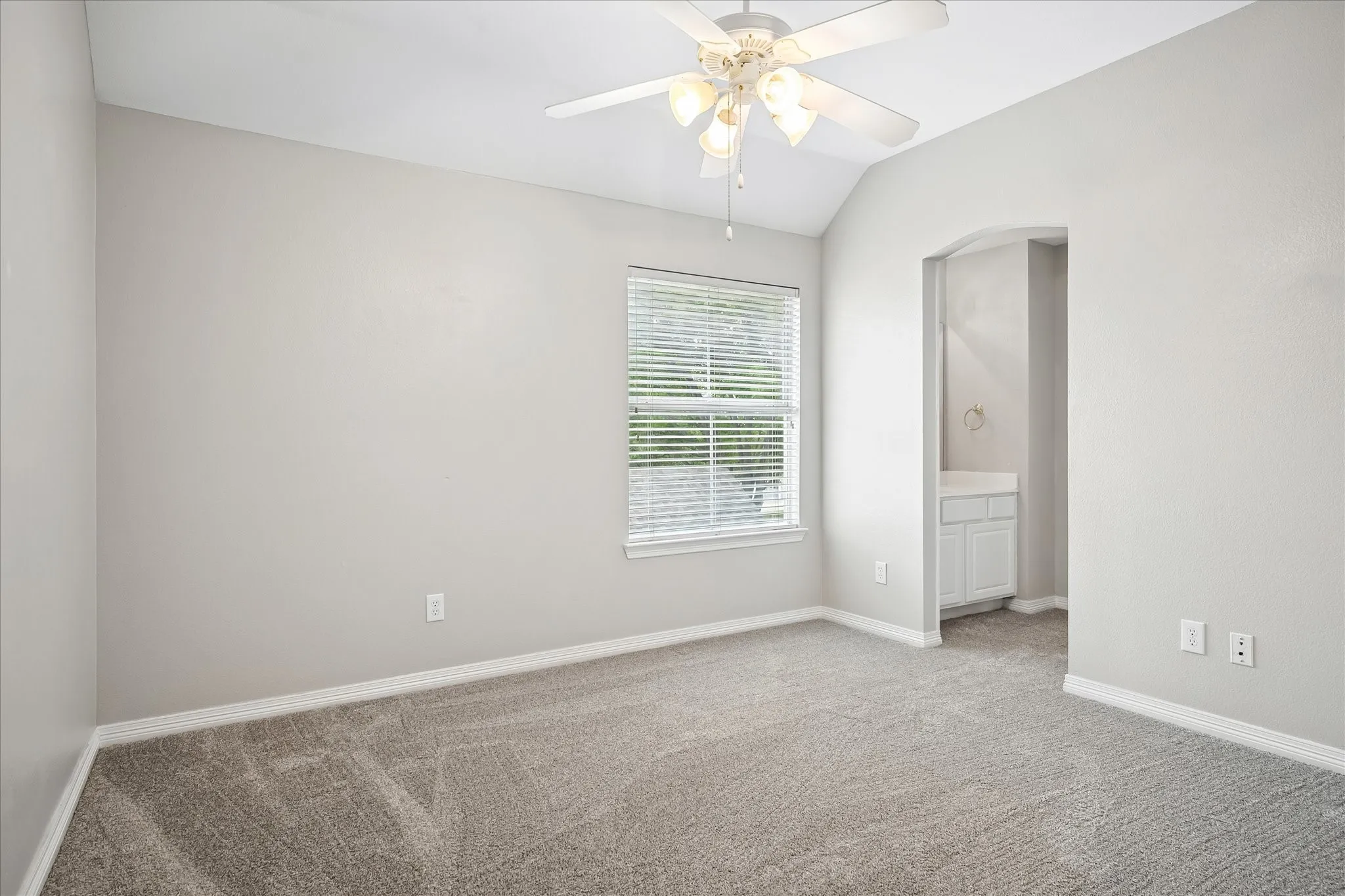 Single Family Residence For Sale in Collin County , 5104 Arbor Hollow Drive, Mc Kinney, Texas 75072, 4 Bedroom, 4 Bathroom, 3 Garage spaces, 3,368 Sqft, built in 1999, mls#21409850, Real Estate Agent in Mc Kinney, Homes For Sale in Collin county, Homes For Sale in Mc Kinney, Realtor in Mc Kinney Texas, Real Estate Brokerage Independent Realty Texas, Luminita Cordes Realtor