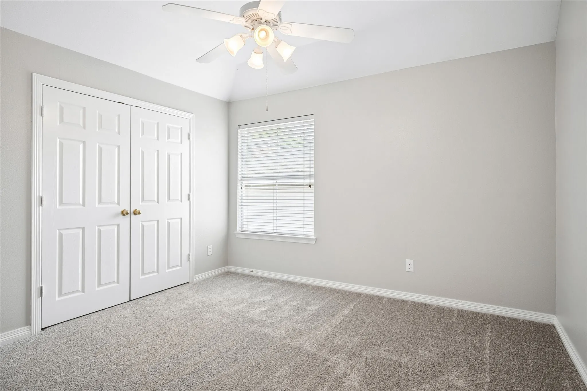 Single Family Residence For Sale in Collin County , 5104 Arbor Hollow Drive, Mc Kinney, Texas 75072, 4 Bedroom, 4 Bathroom, 3 Garage spaces, 3,368 Sqft, built in 1999, mls#21409850, Real Estate Agent in Mc Kinney, Homes For Sale in Collin county, Homes For Sale in Mc Kinney, Realtor in Mc Kinney Texas, Real Estate Brokerage Independent Realty Texas, Luminita Cordes Realtor