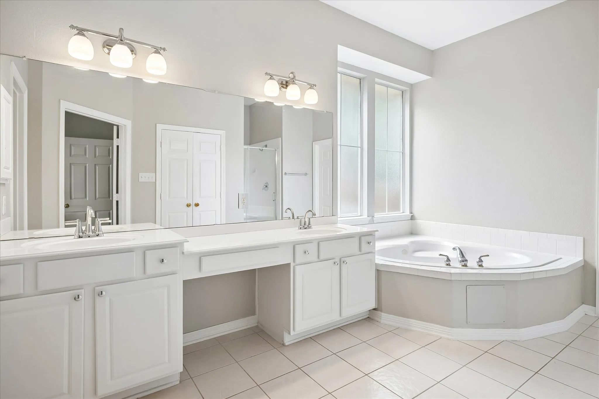 Single Family Residence For Sale in Collin County , 5104 Arbor Hollow Drive, Mc Kinney, Texas 75072, 4 Bedroom, 4 Bathroom, 3 Garage spaces, 3,368 Sqft, built in 1999, mls#21409850, Real Estate Agent in Mc Kinney, Homes For Sale in Collin county, Homes For Sale in Mc Kinney, Realtor in Mc Kinney Texas, Real Estate Brokerage Independent Realty Texas, Luminita Cordes Realtor