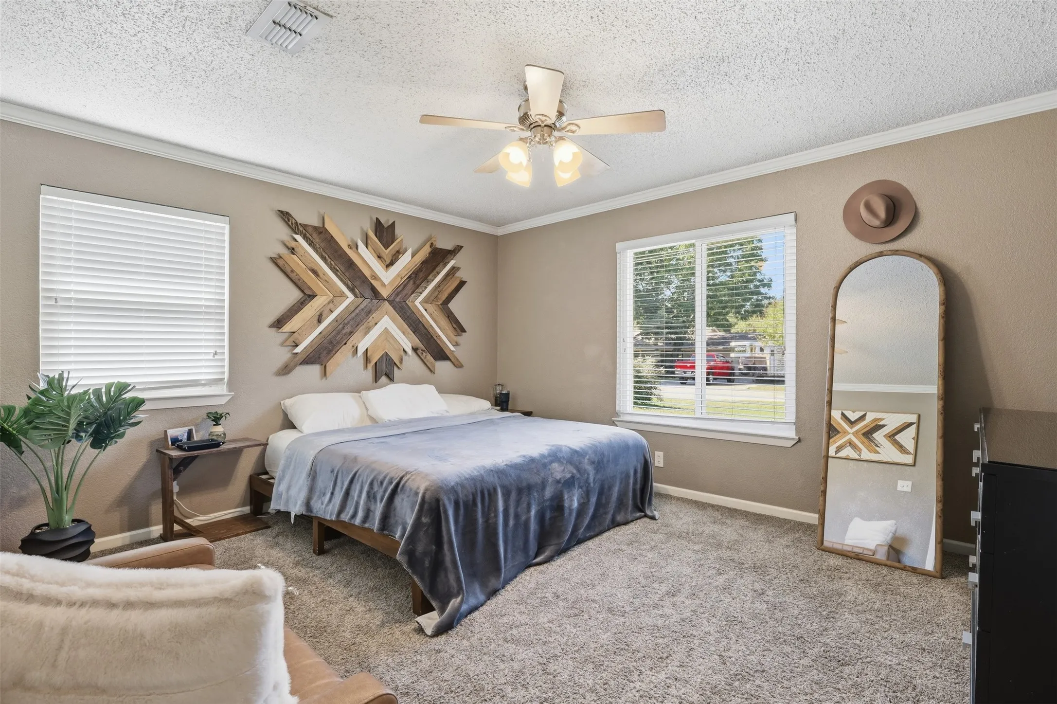 Single Family Residence For Sale in Hood County , 2609 Oaks Drive, Granbury, Texas 76049, 3 Bedroom, 2 Bathroom, 2 Garage spaces, 1,596 Sqft, built in 1976, mls#21408893, Real Estate Agent in Granbury, Homes For Sale in Hood county, Homes For Sale in Granbury, Realtor in Granbury Texas, Real Estate Brokerage Independent Realty Texas, Luminita Cordes Realtor