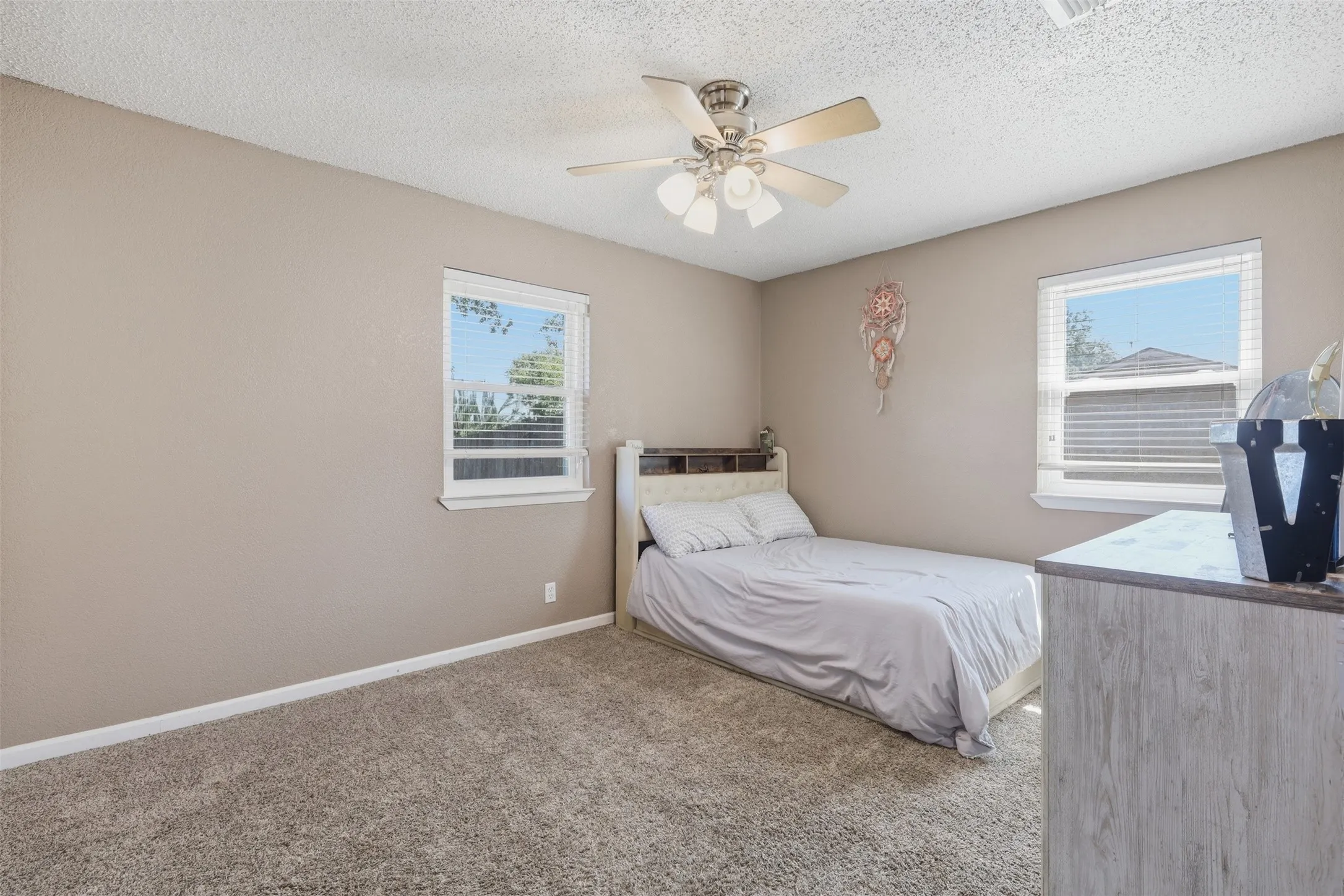 Single Family Residence For Sale in Hood County , 2609 Oaks Drive, Granbury, Texas 76049, 3 Bedroom, 2 Bathroom, 2 Garage spaces, 1,596 Sqft, built in 1976, mls#21408893, Real Estate Agent in Granbury, Homes For Sale in Hood county, Homes For Sale in Granbury, Realtor in Granbury Texas, Real Estate Brokerage Independent Realty Texas, Luminita Cordes Realtor
