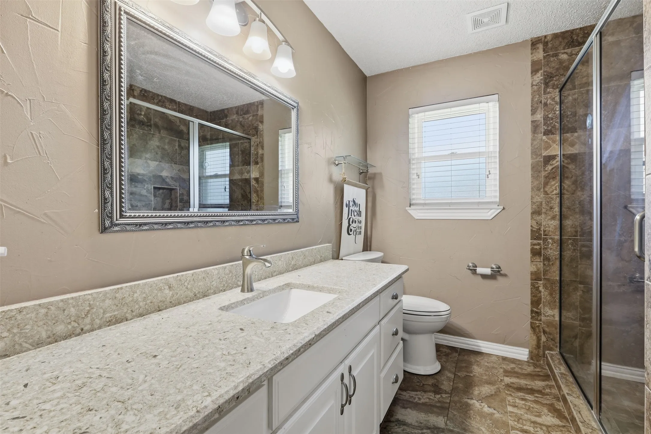 Single Family Residence For Sale in Hood County , 2609 Oaks Drive, Granbury, Texas 76049, 3 Bedroom, 2 Bathroom, 2 Garage spaces, 1,596 Sqft, built in 1976, mls#21408893, Real Estate Agent in Granbury, Homes For Sale in Hood county, Homes For Sale in Granbury, Realtor in Granbury Texas, Real Estate Brokerage Independent Realty Texas, Luminita Cordes Realtor
