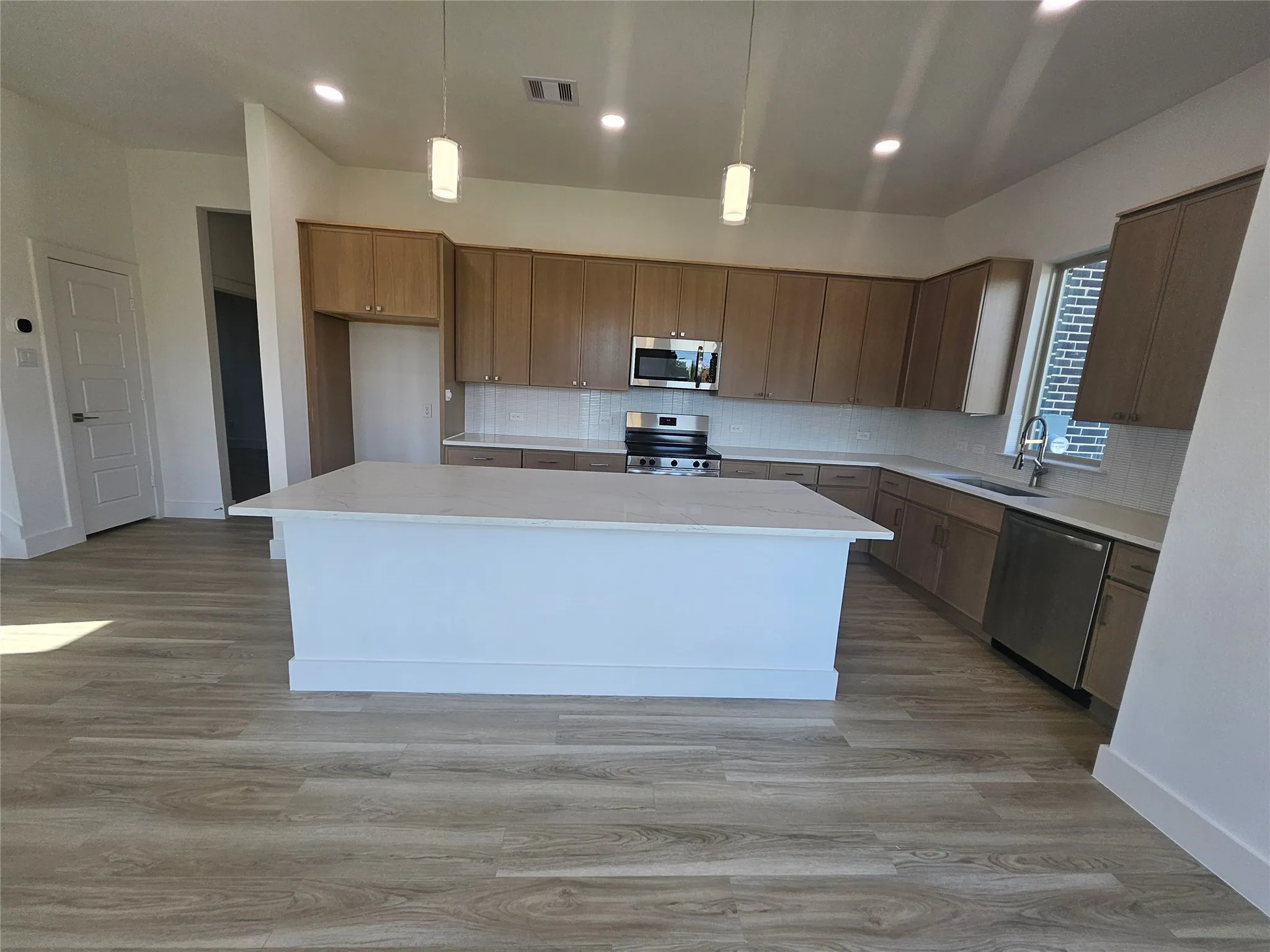 Duplex For Rent in Dallas County , 5603 Wayside Drive, Dallas, Texas 75235, 4 Bedroom, 1 Bathroom, 2 Garage spaces, 2,085 Sqft, built in 2026, mls#21410090, Real Estate Agent in Dallas, Homes For Rent in Dallas county, Homes For Rent in Dallas, Realtor in Dallas Texas, Real Estate Brokerage Independent Realty Texas, Luminita Cordes Realtor